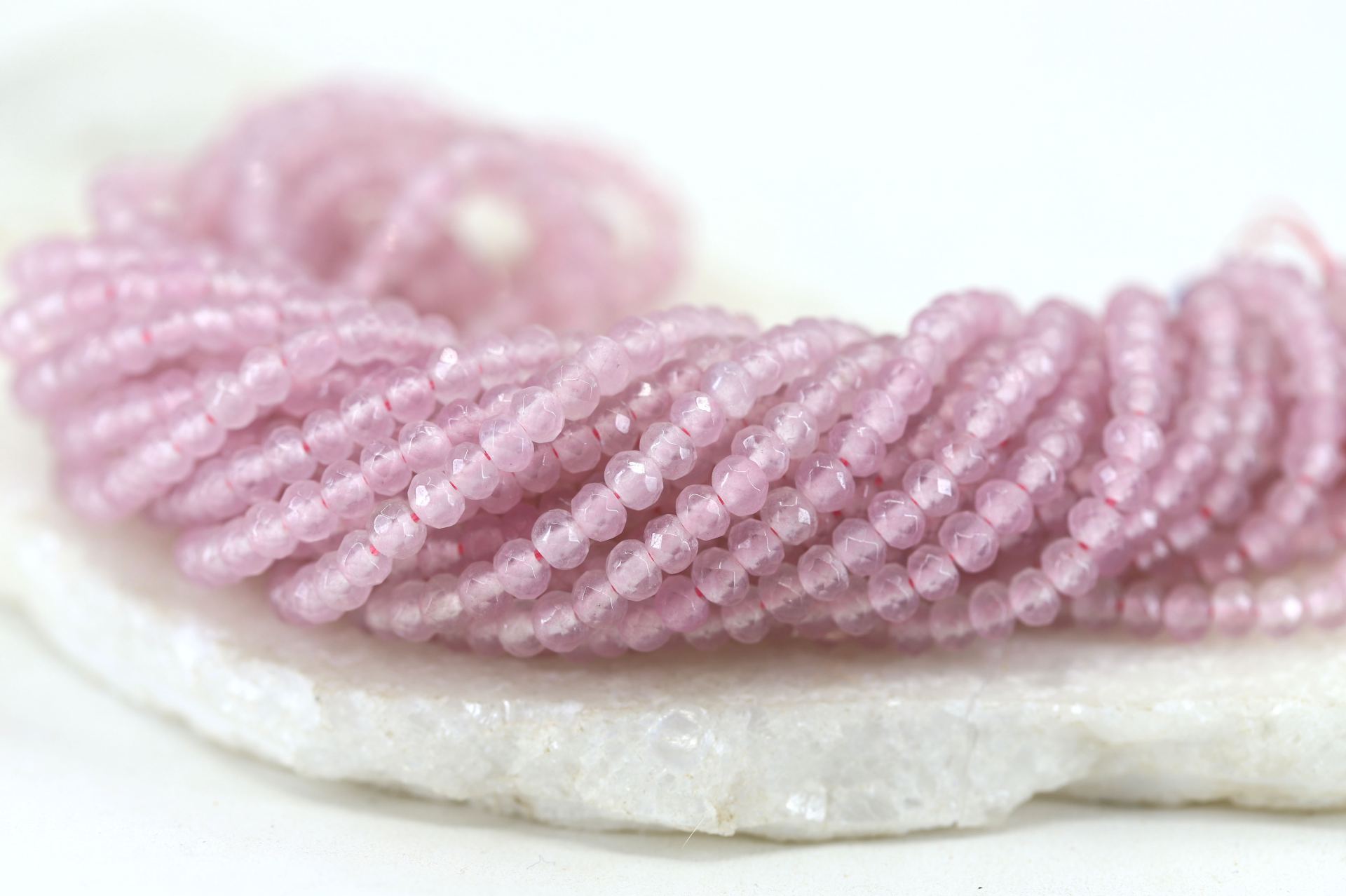 4mm-pale-purple-faceted-natural-beads