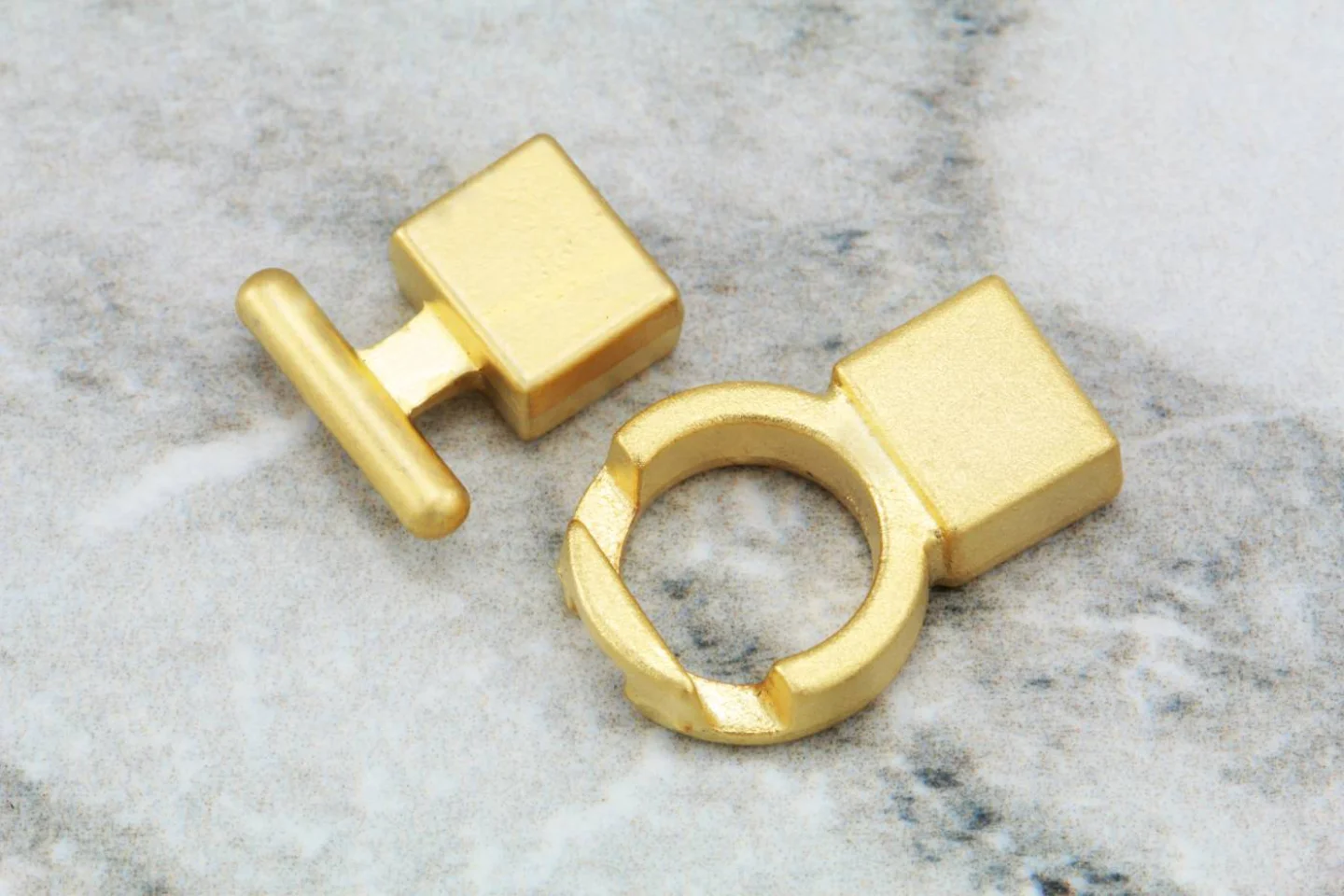 gold-plated-metal-leather-cord-end-clasp.