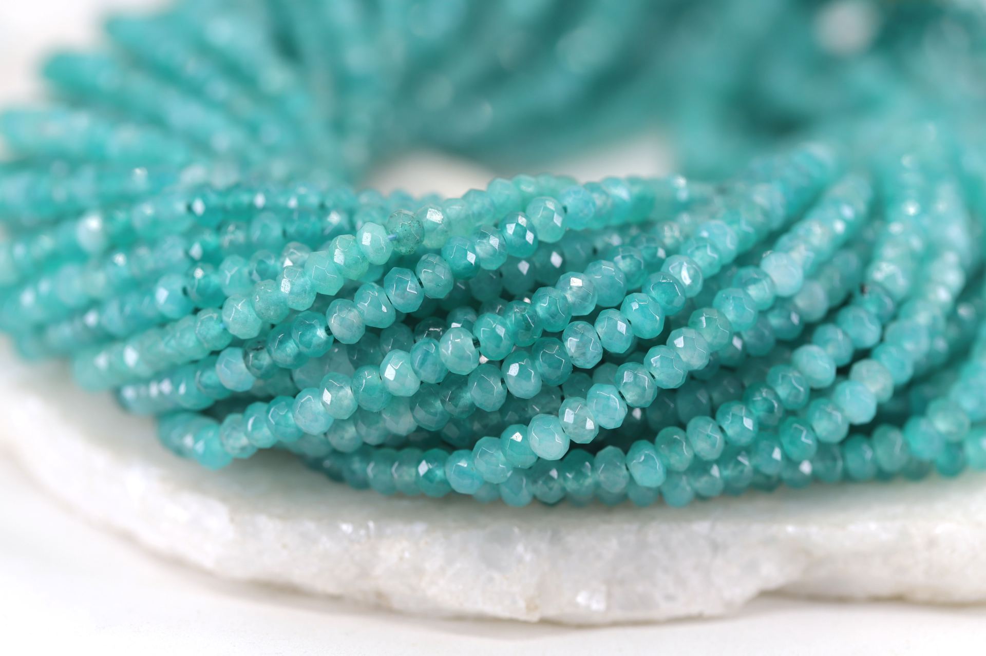 4mm-faceted-mint-rondelle-beads