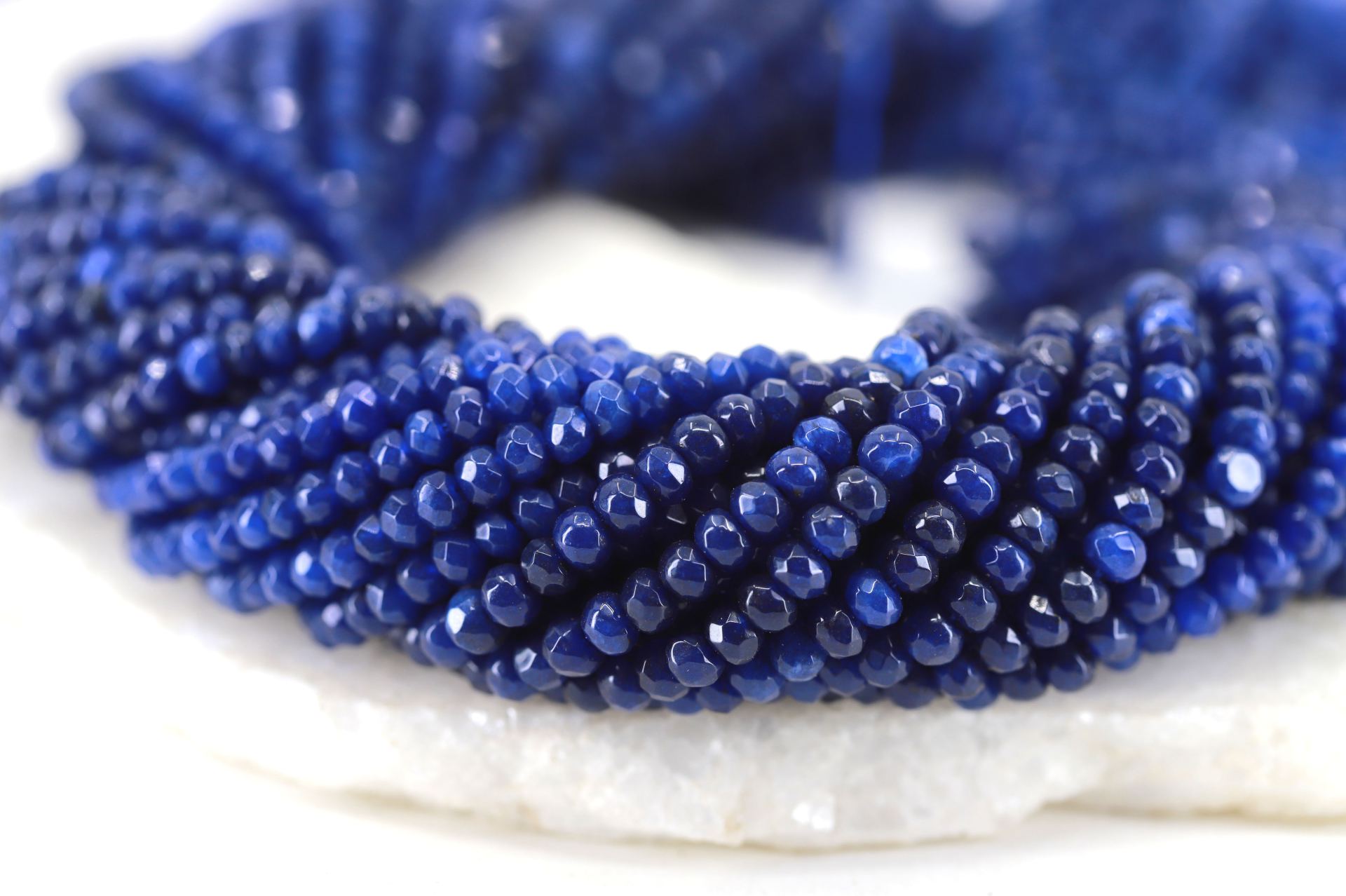 4mm-sax-blue-faceted-natural-beads