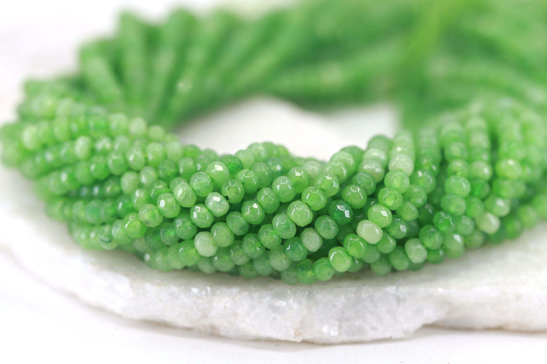 4mm-light-green-faceted-natural-beads