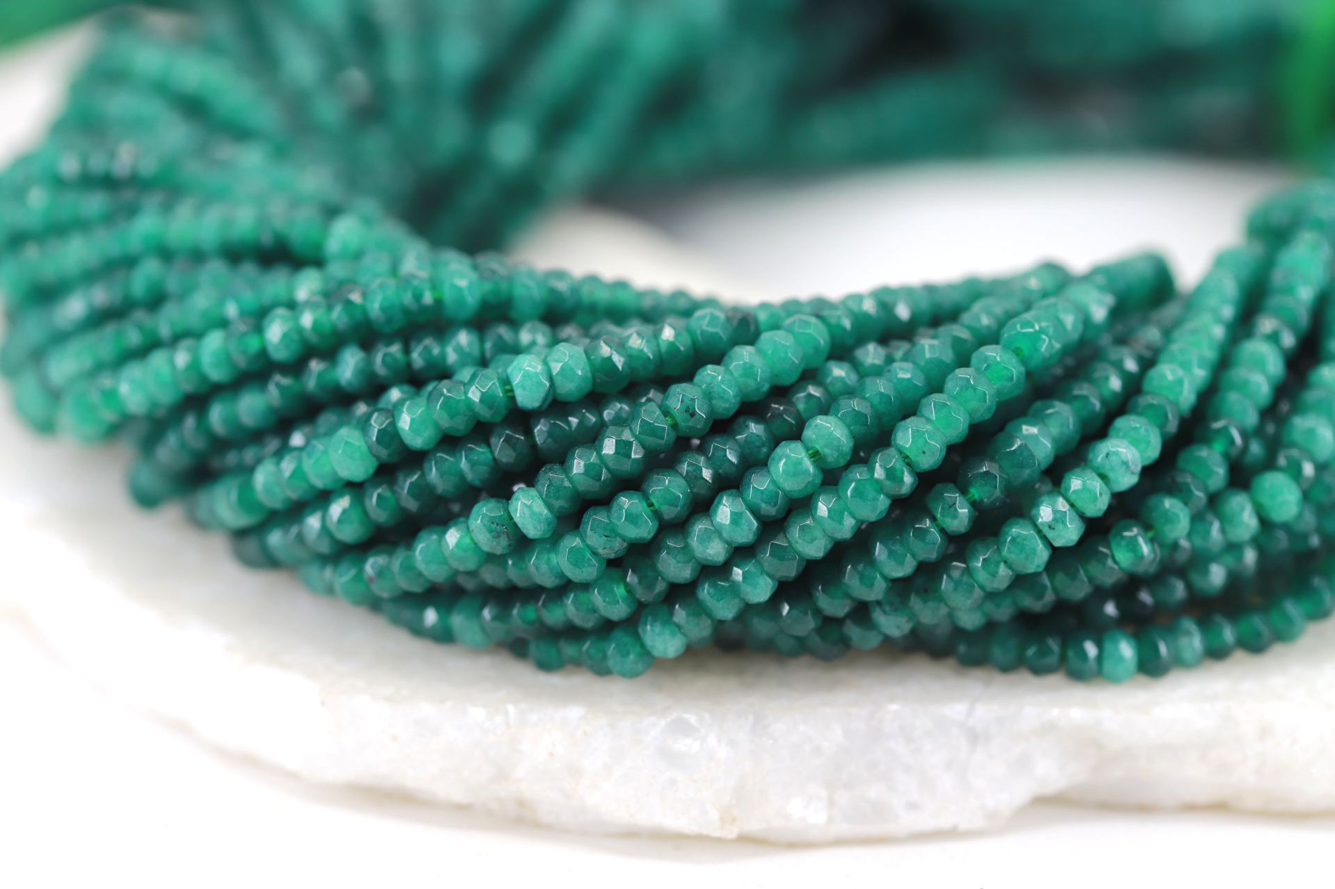 4mm-faceted-jade-green-rondelle-beads