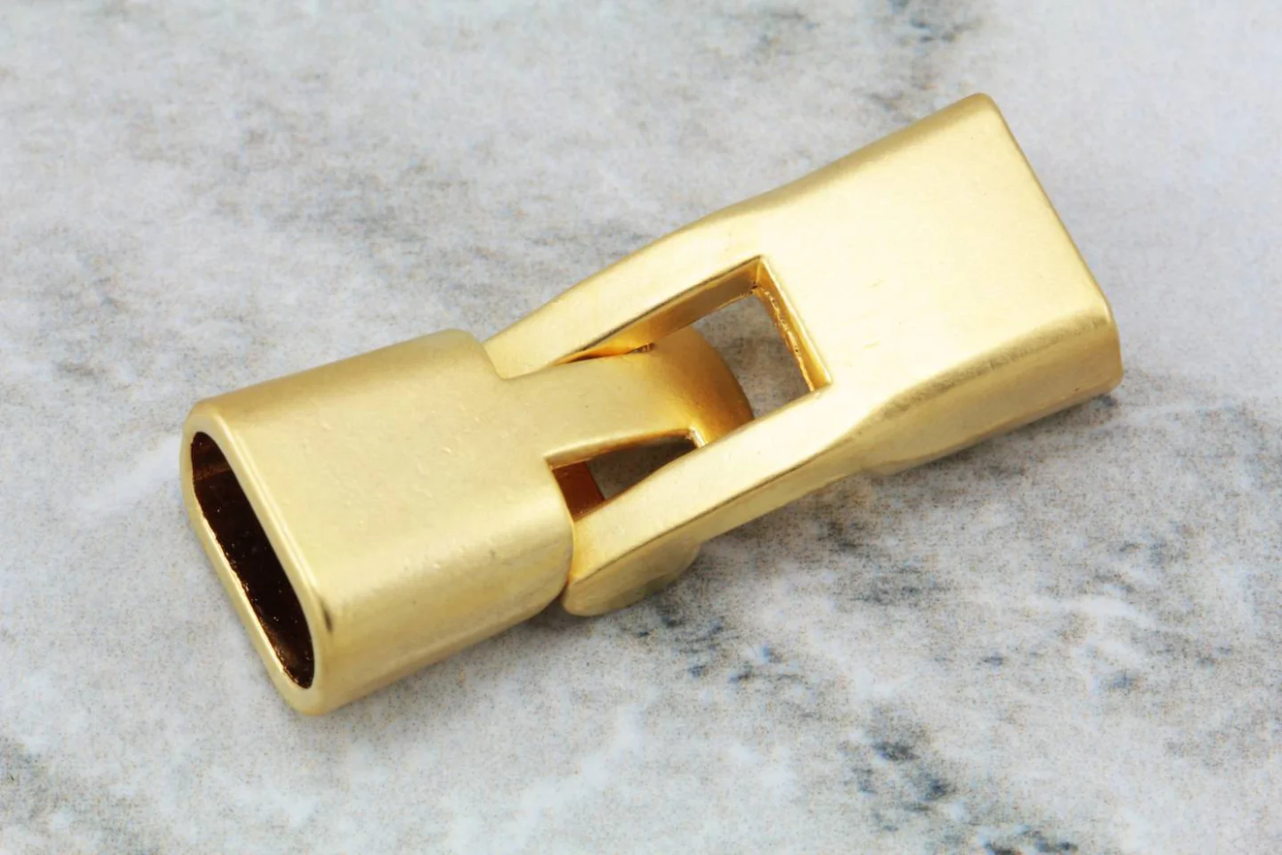 gold-metal-leather-cord-end-big-clasps.