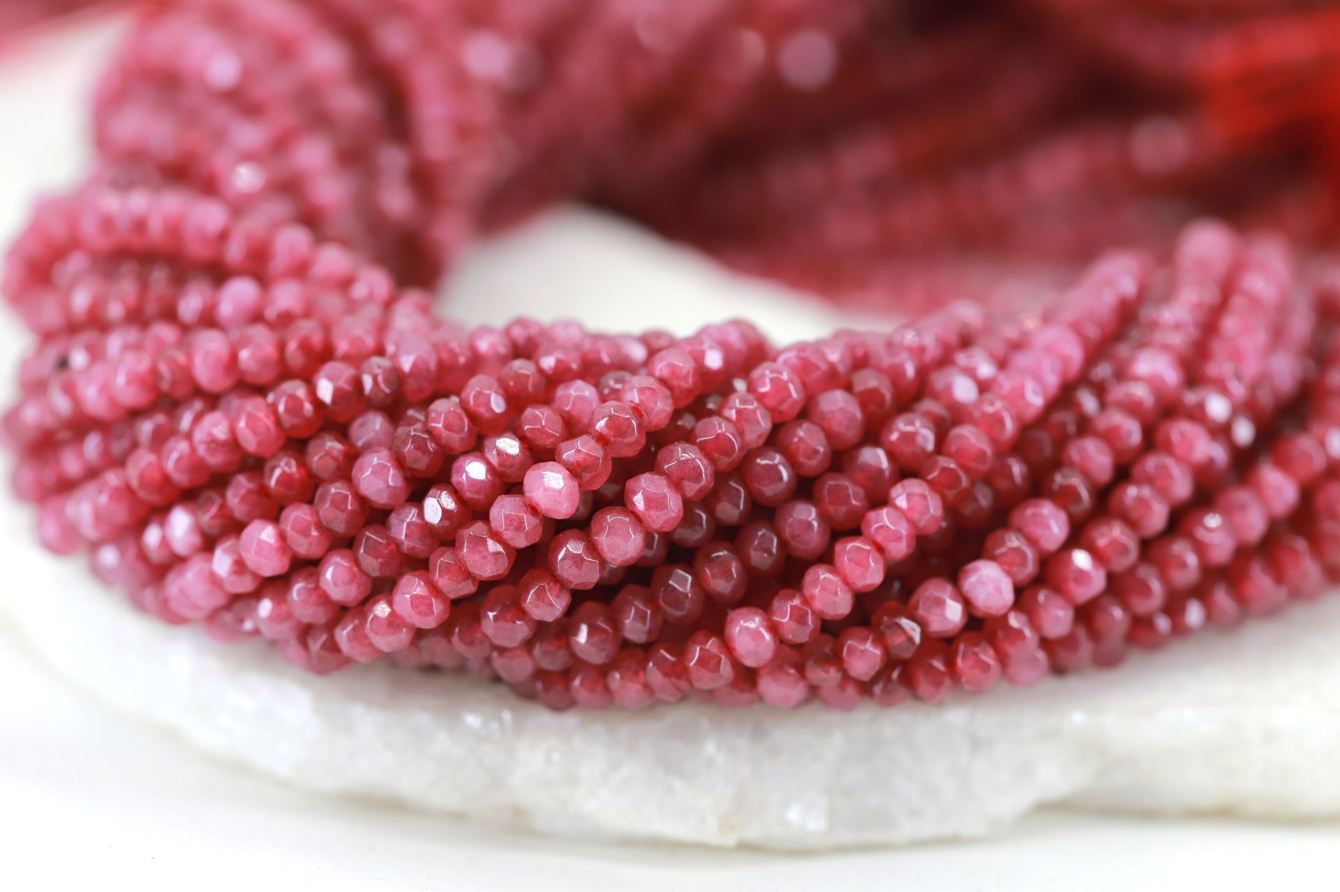 4mm-rose-red-faceted-rondelle-beads