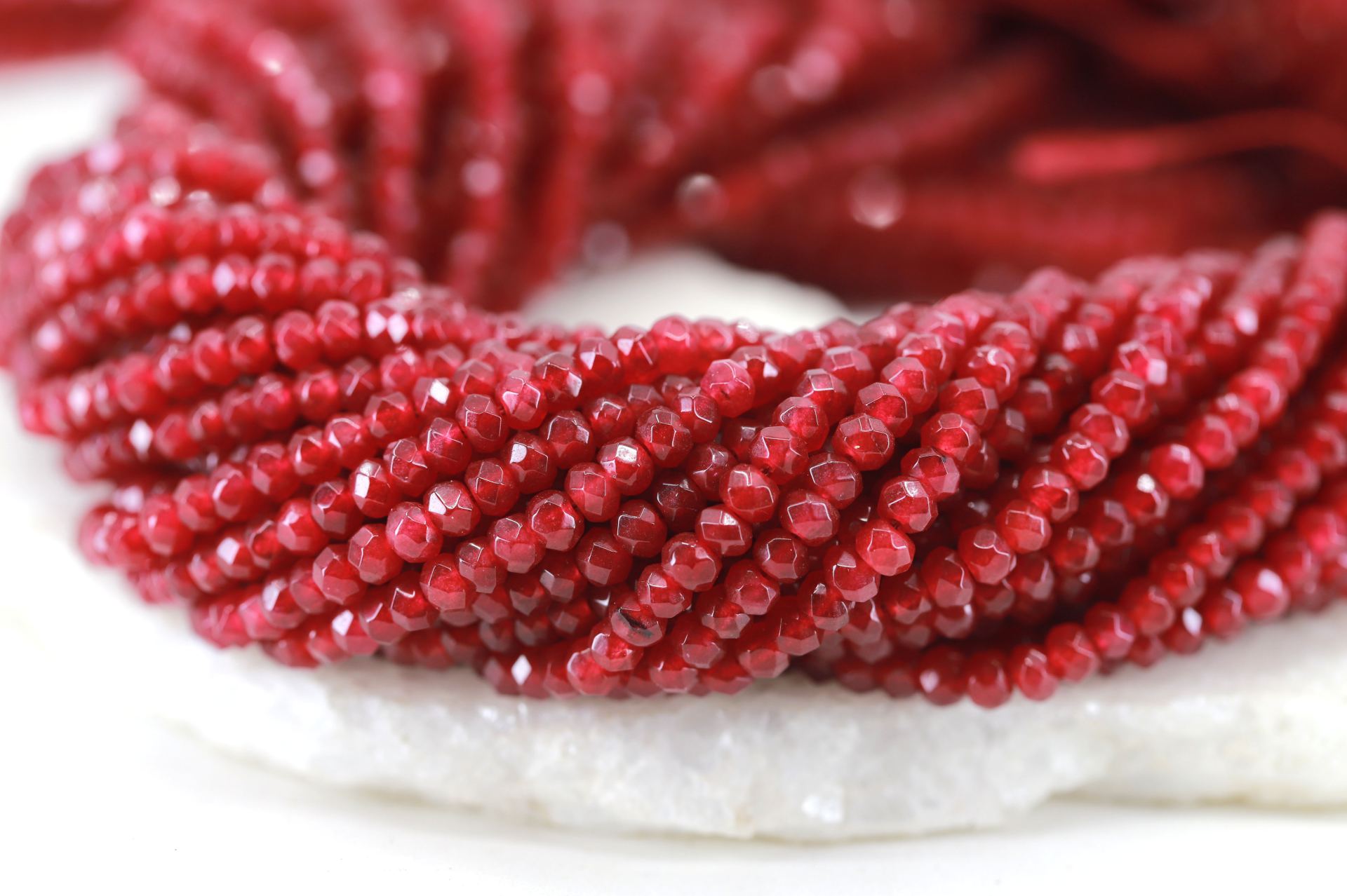 4mm-ruby-red-faceted-rondelle-beads