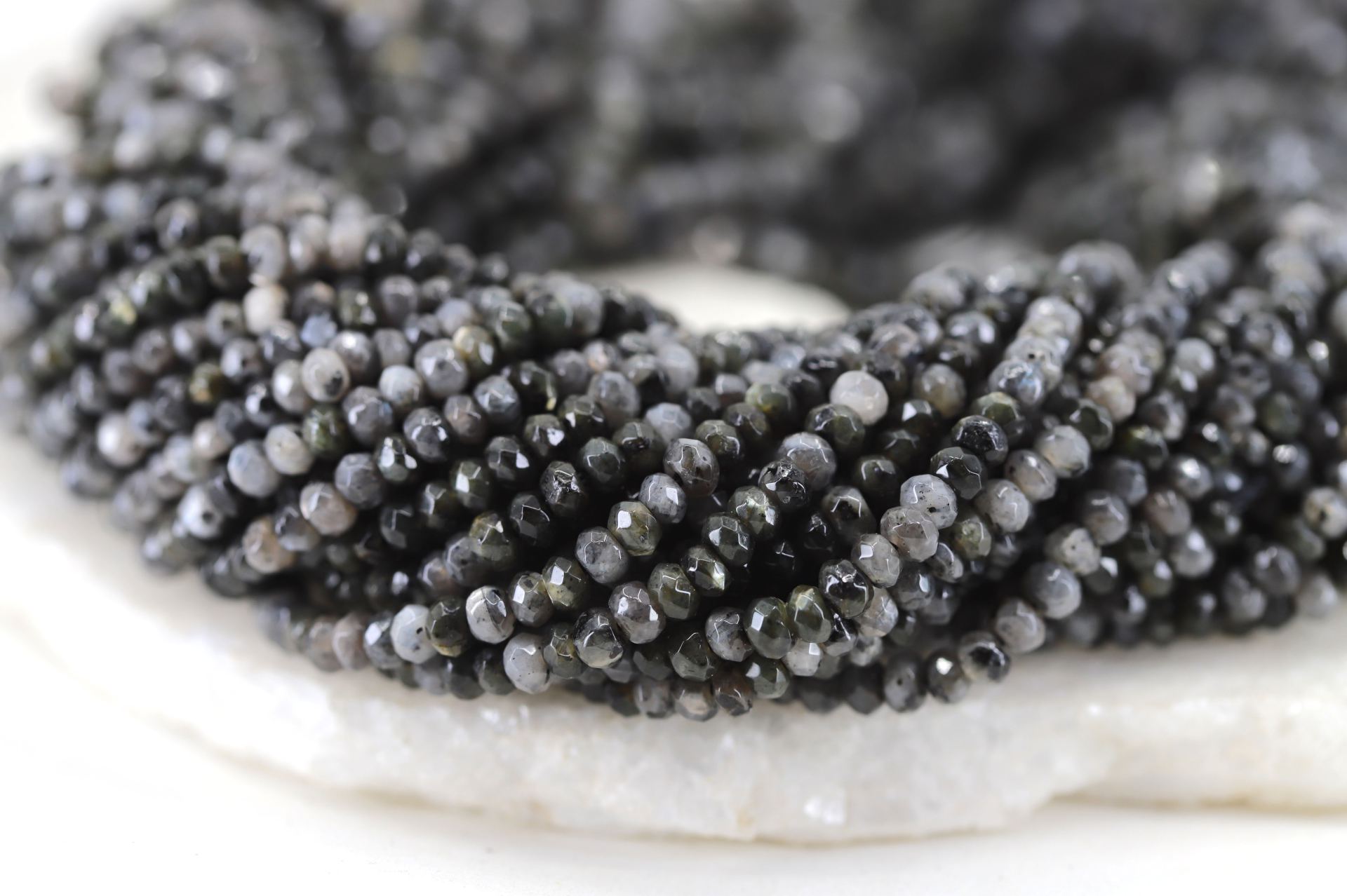 4mm-blak-grey-faceted-natural-beads