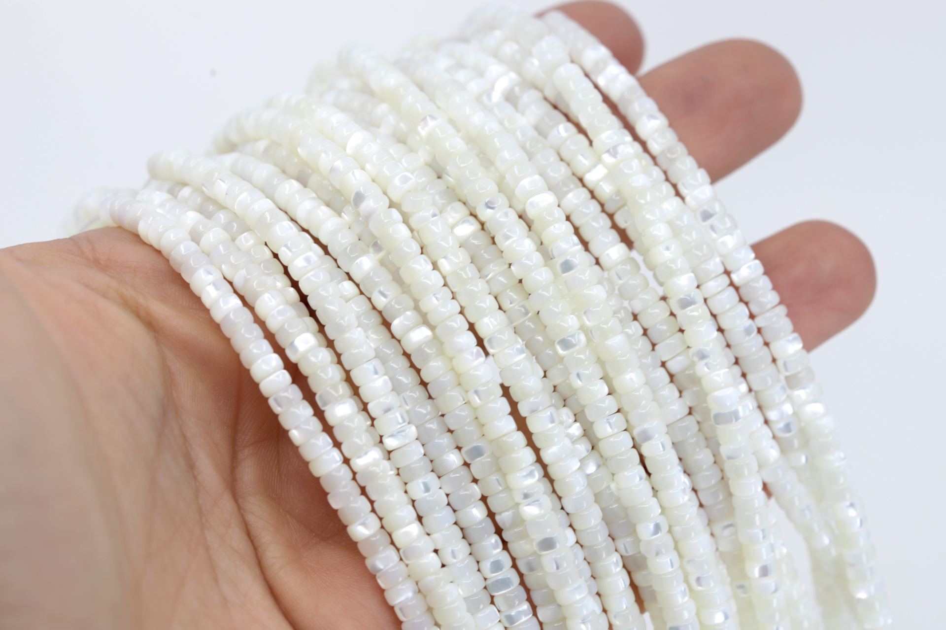 4mm-cream-rondelle-shell-natural-beads