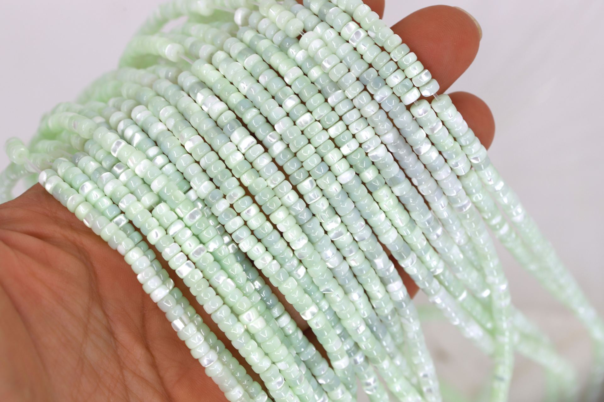4mm-mint-green-rondelle-shell-beads