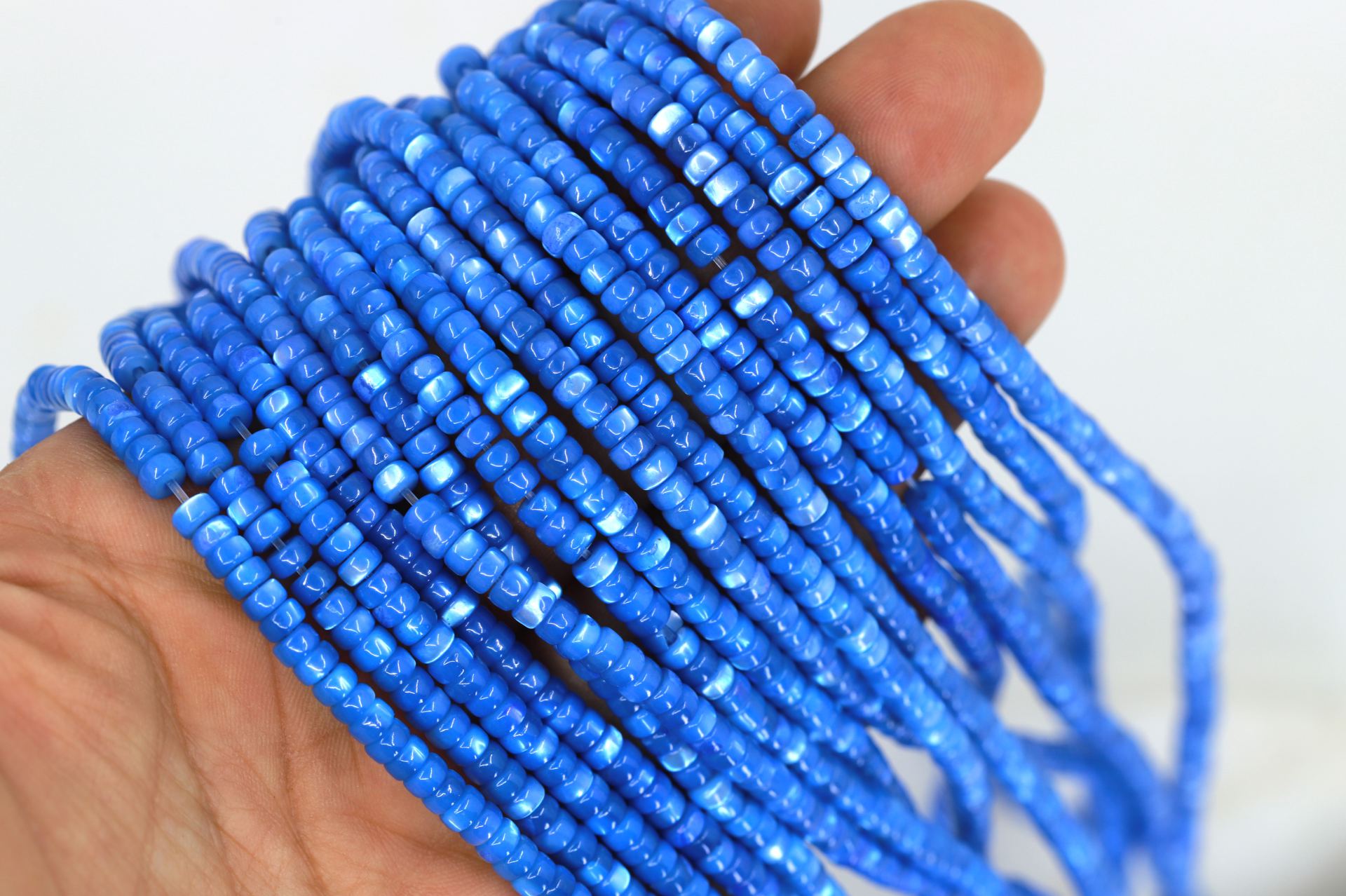 4mm-royal-blue-shell-beads