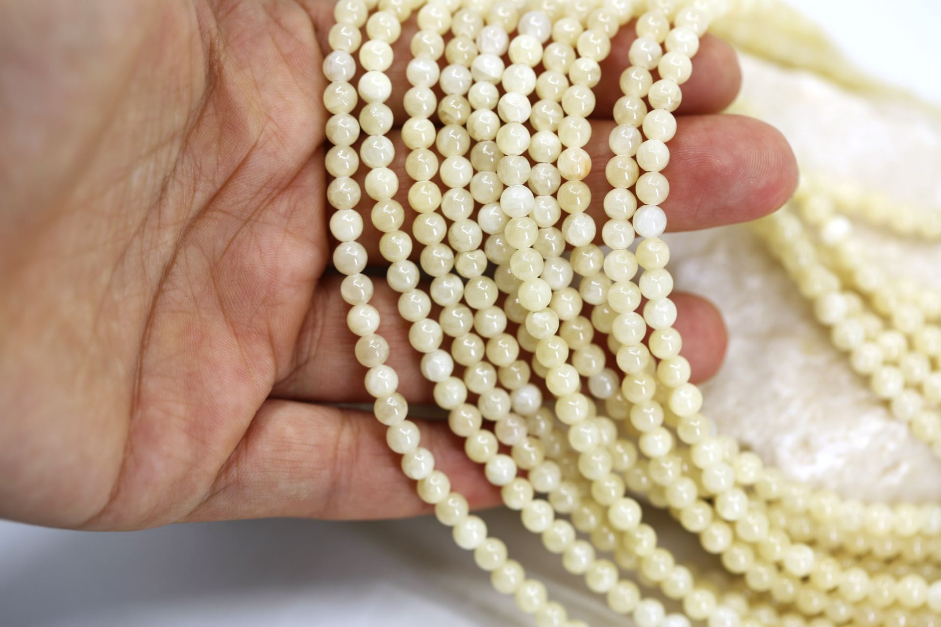 4mm-honey-round-calcite-beads