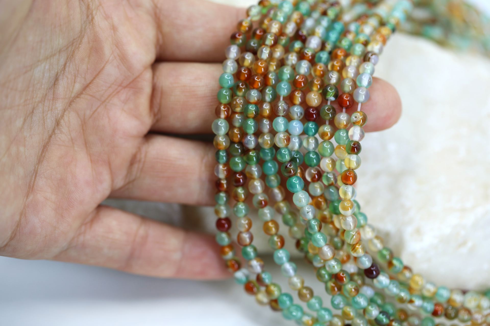 4mm-agate-beads-strand