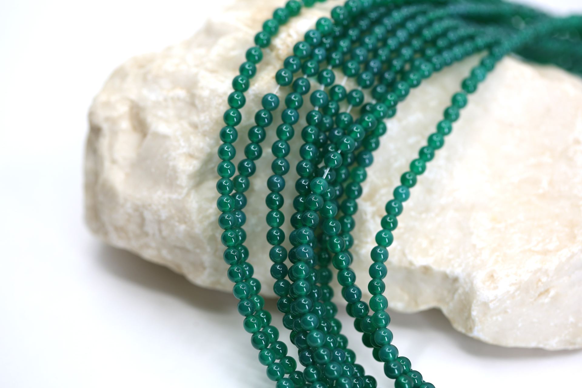 4mm-round-jade-beads