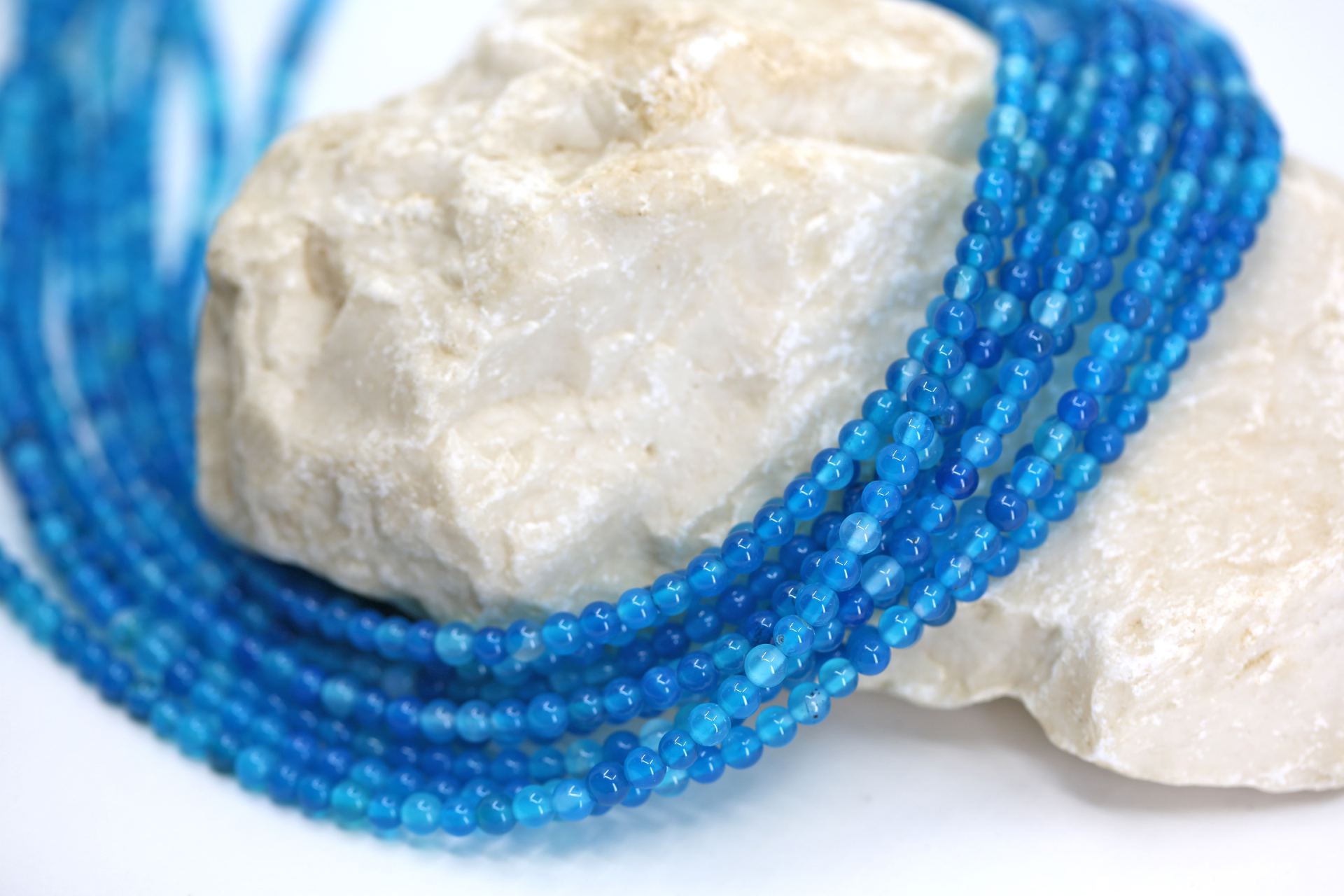 4mm-blue-round-agate-beads