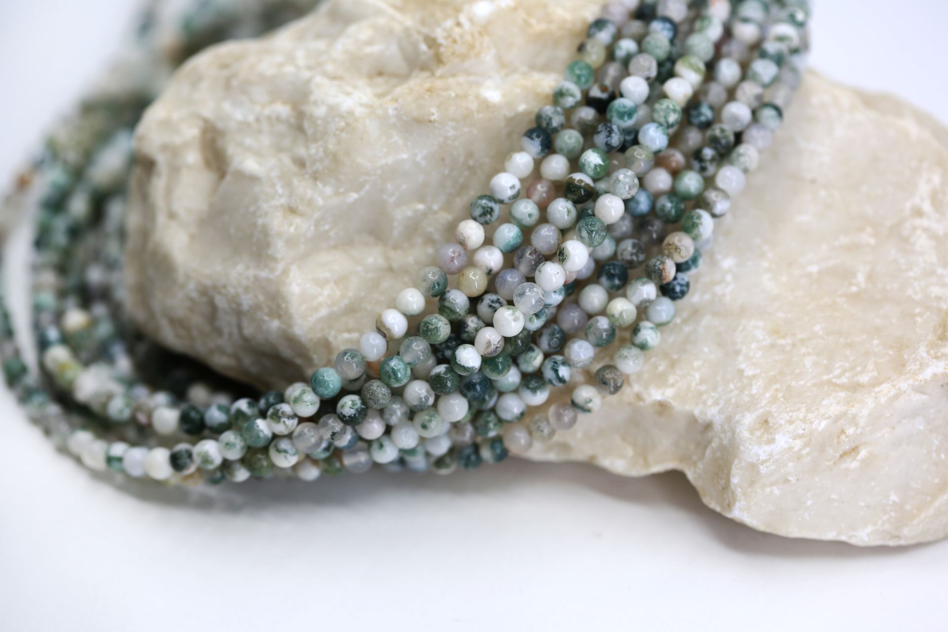 4mm-round-tree-agate-beads