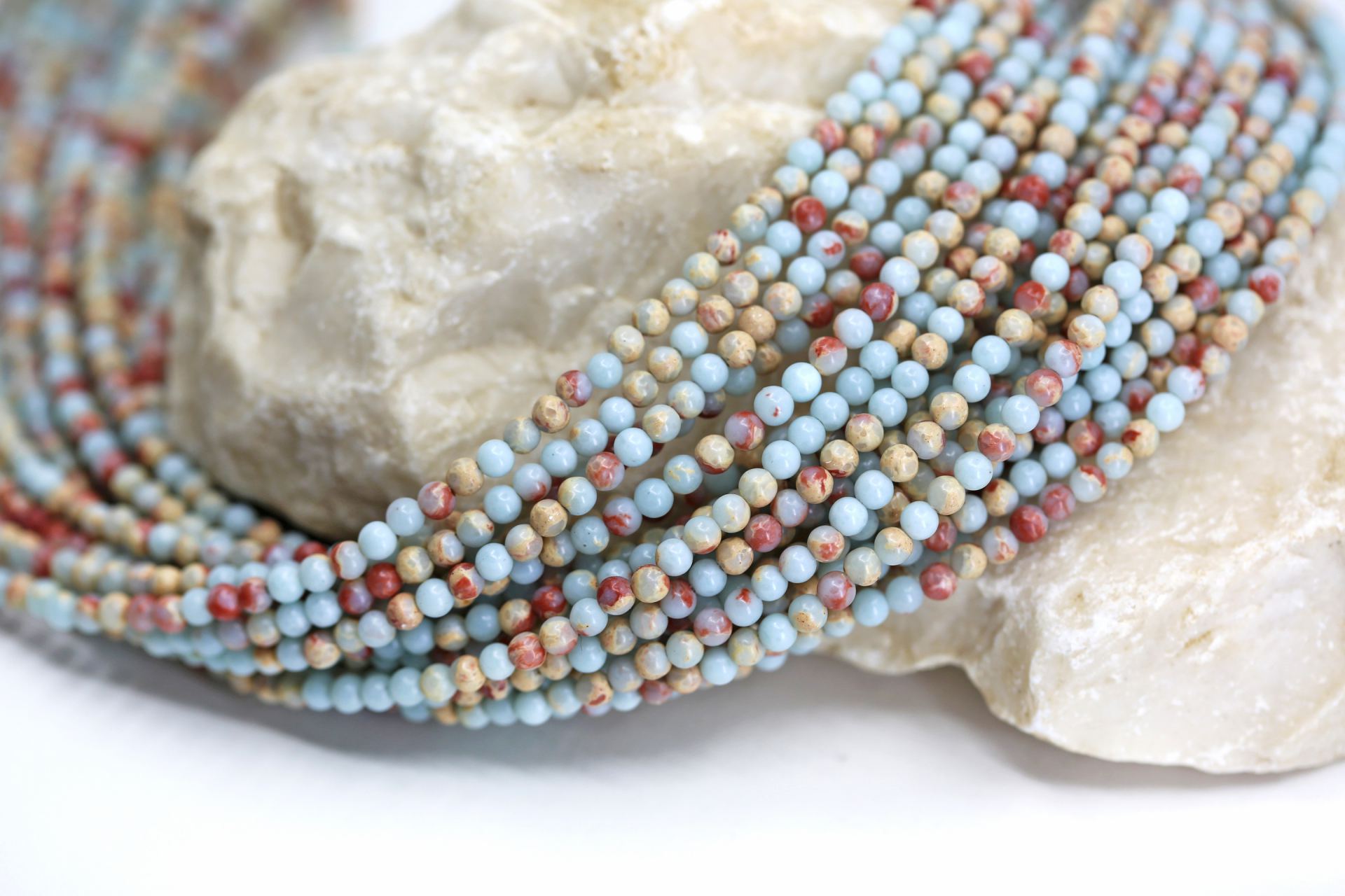 4mm-round-agalmatolite-shoushan-jasper-b