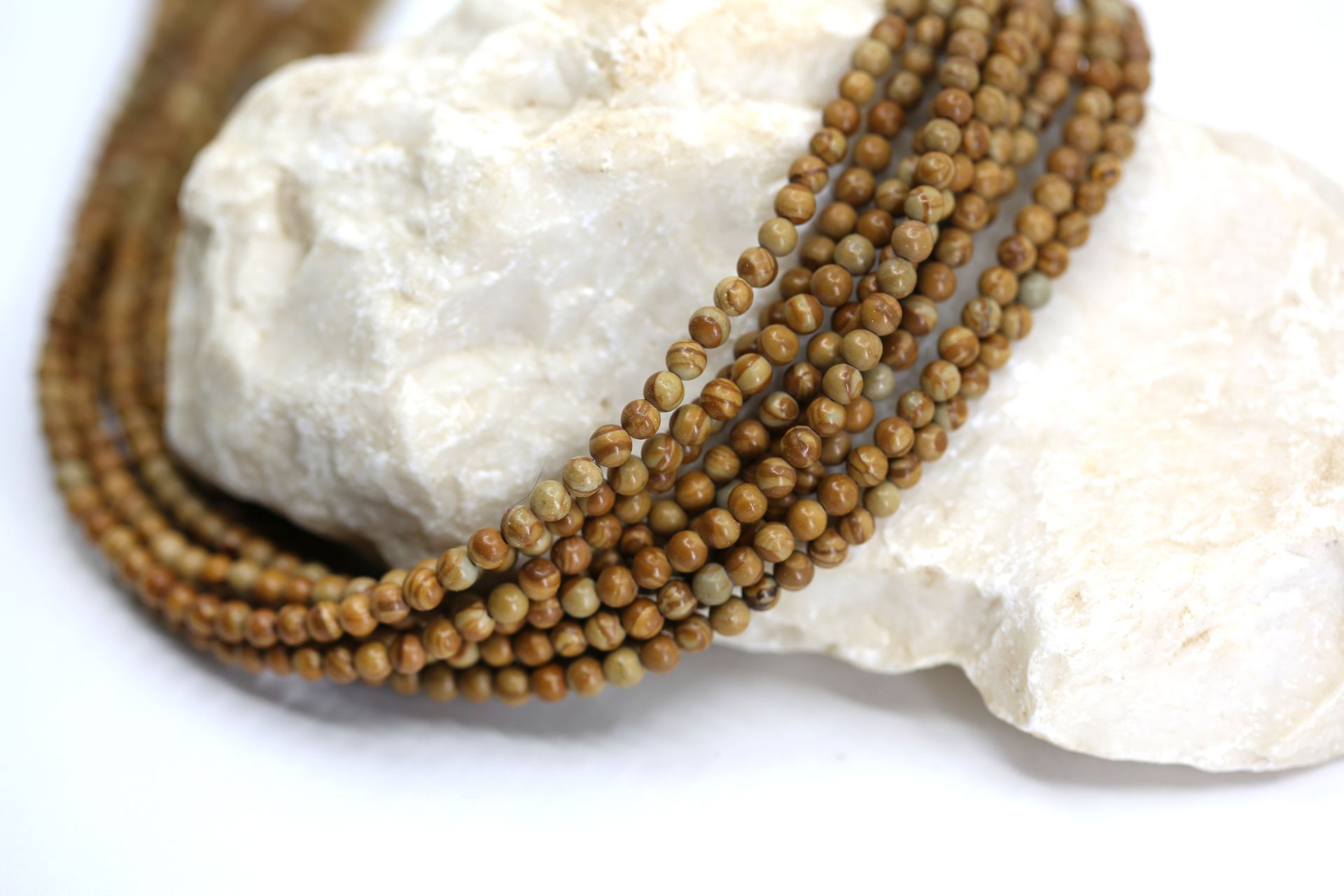 4mm-round-wood-jasper-beads