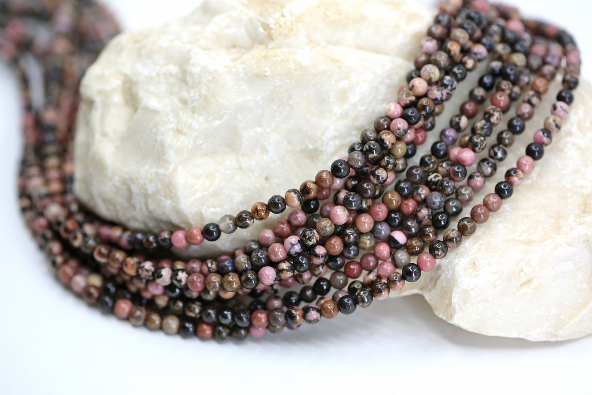 4mm-round-black-rhodonite-beads
