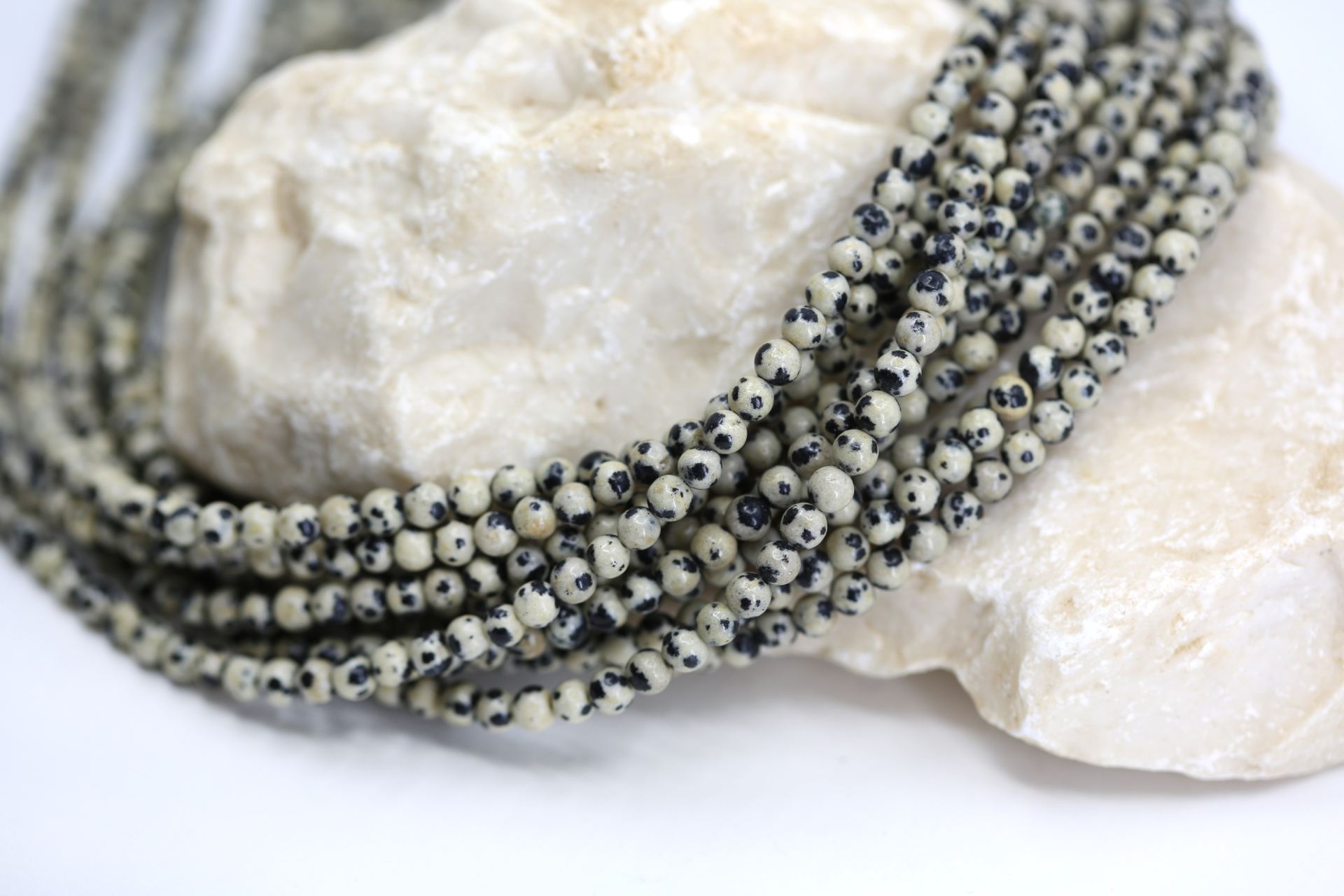 4mm-round-dalmatian-jasper-beads