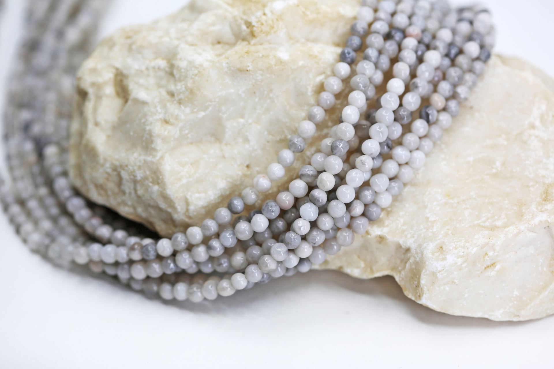 4mm-round-moonstone-beads