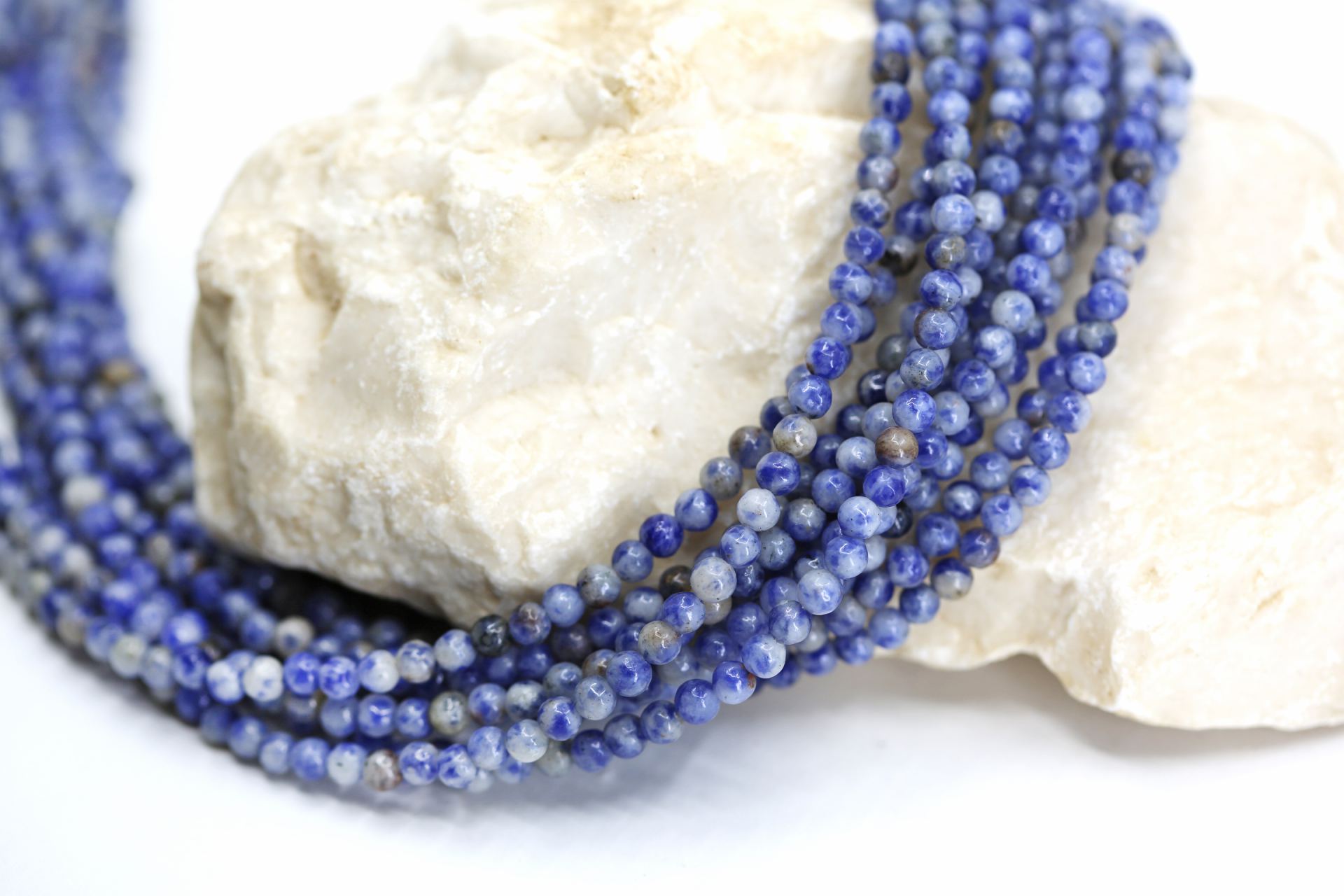 4mm-round-sodalite-beads
