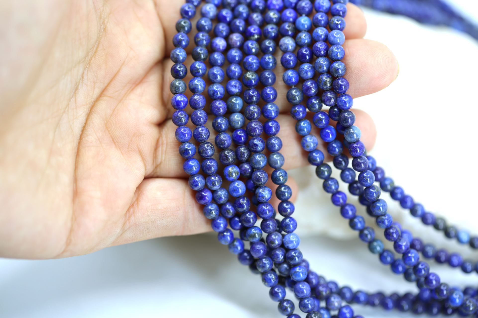 4mm-round-lapis-lazuli-beads-strand