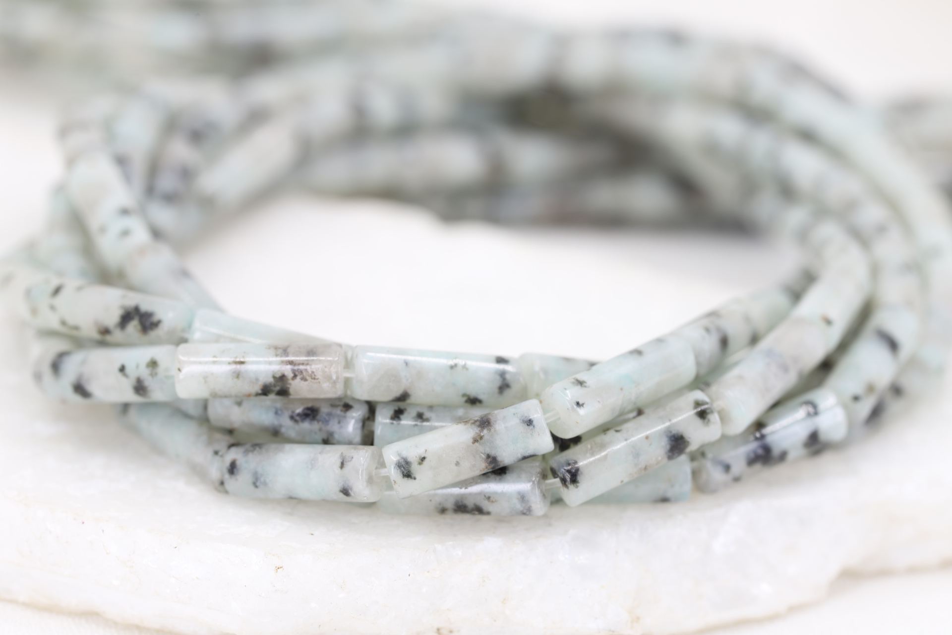 13mm-green-kiwi-jasper-beads