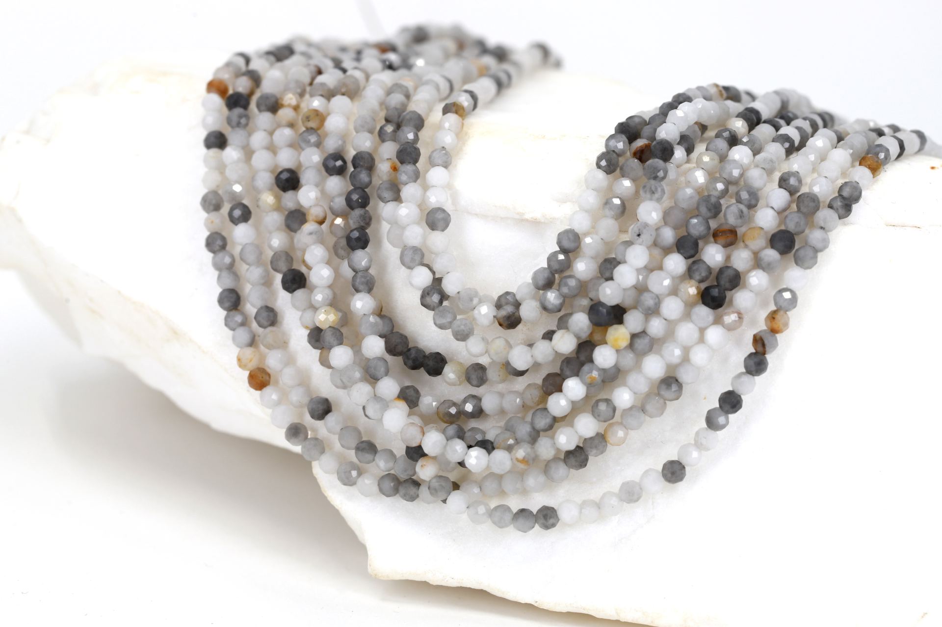 3mm-round-faceted-hawkeye-stones