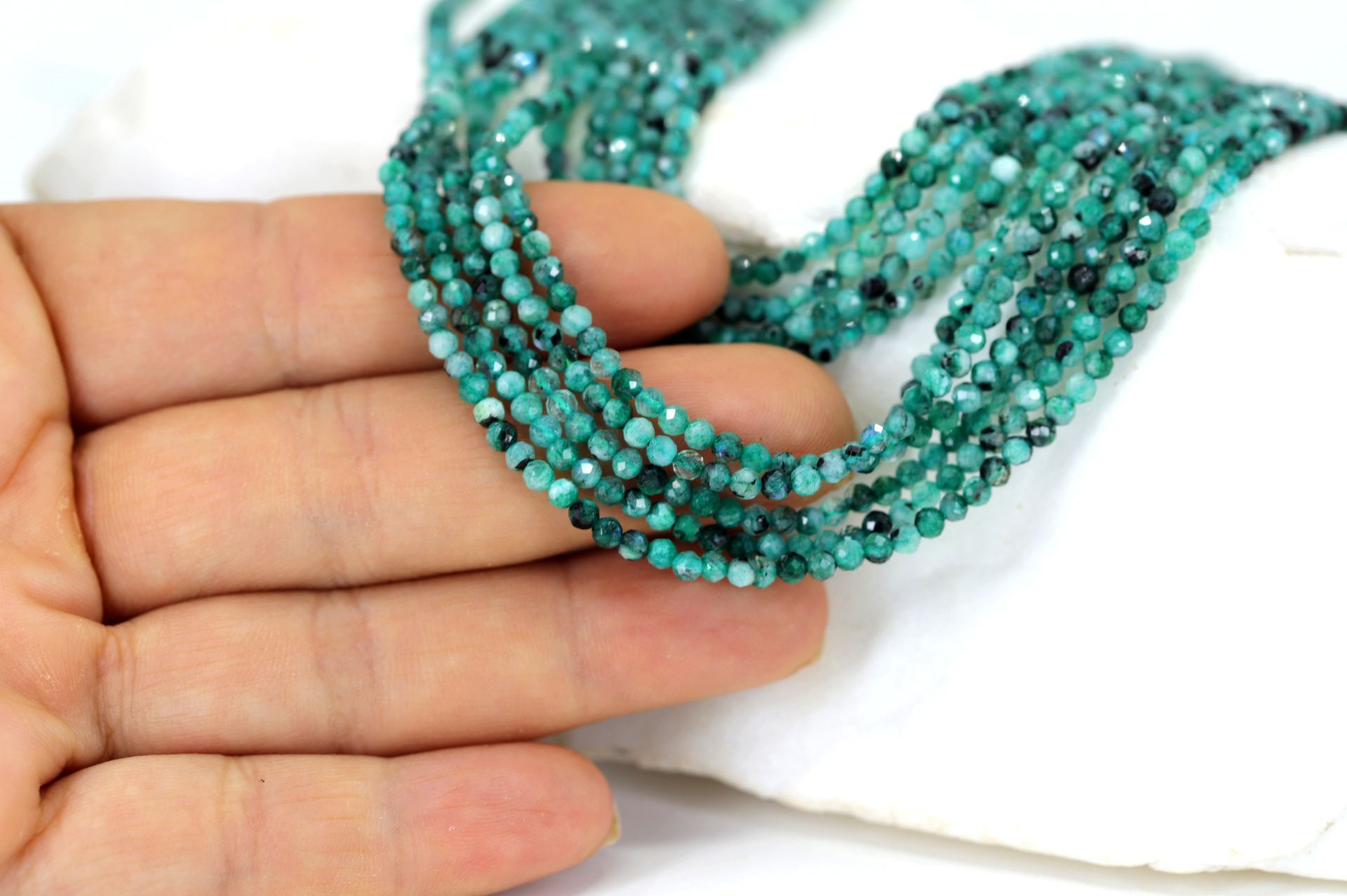 3mm-round-faceted-natural-stone-beads-emerald