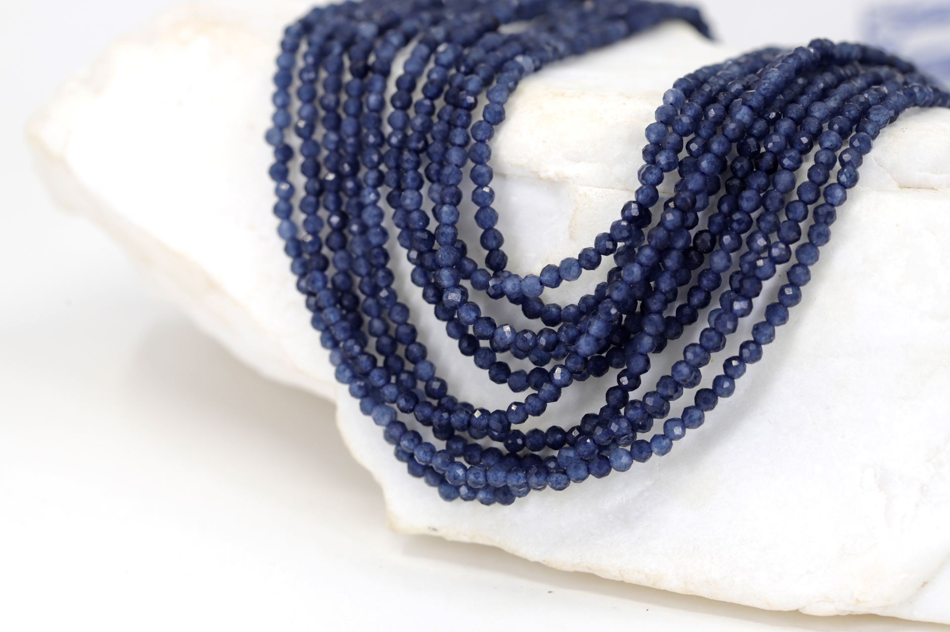 3mm-round-faceted-sapphire-stones