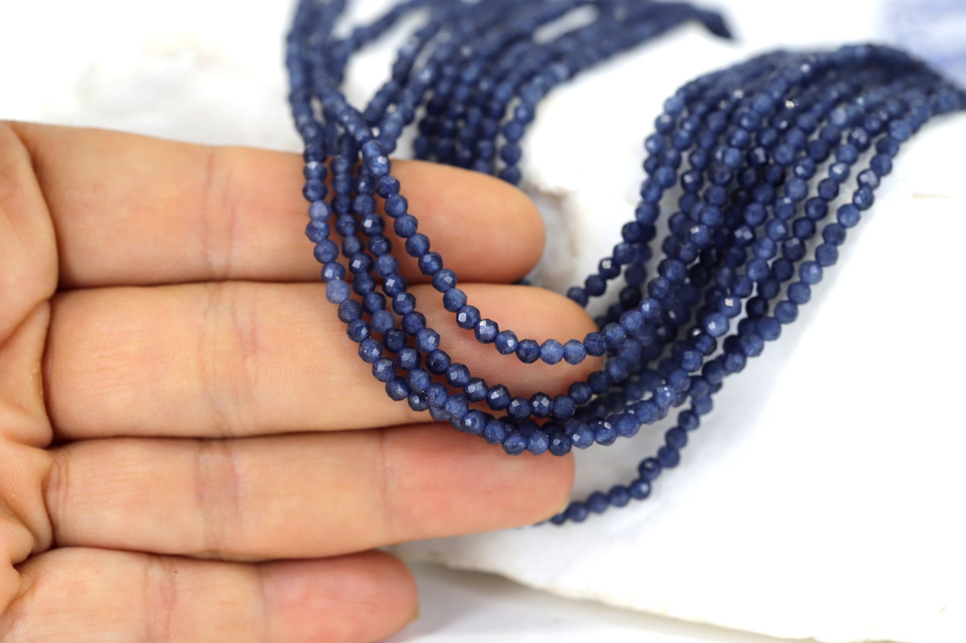 3mm-round-faceted-sapphire-beads
