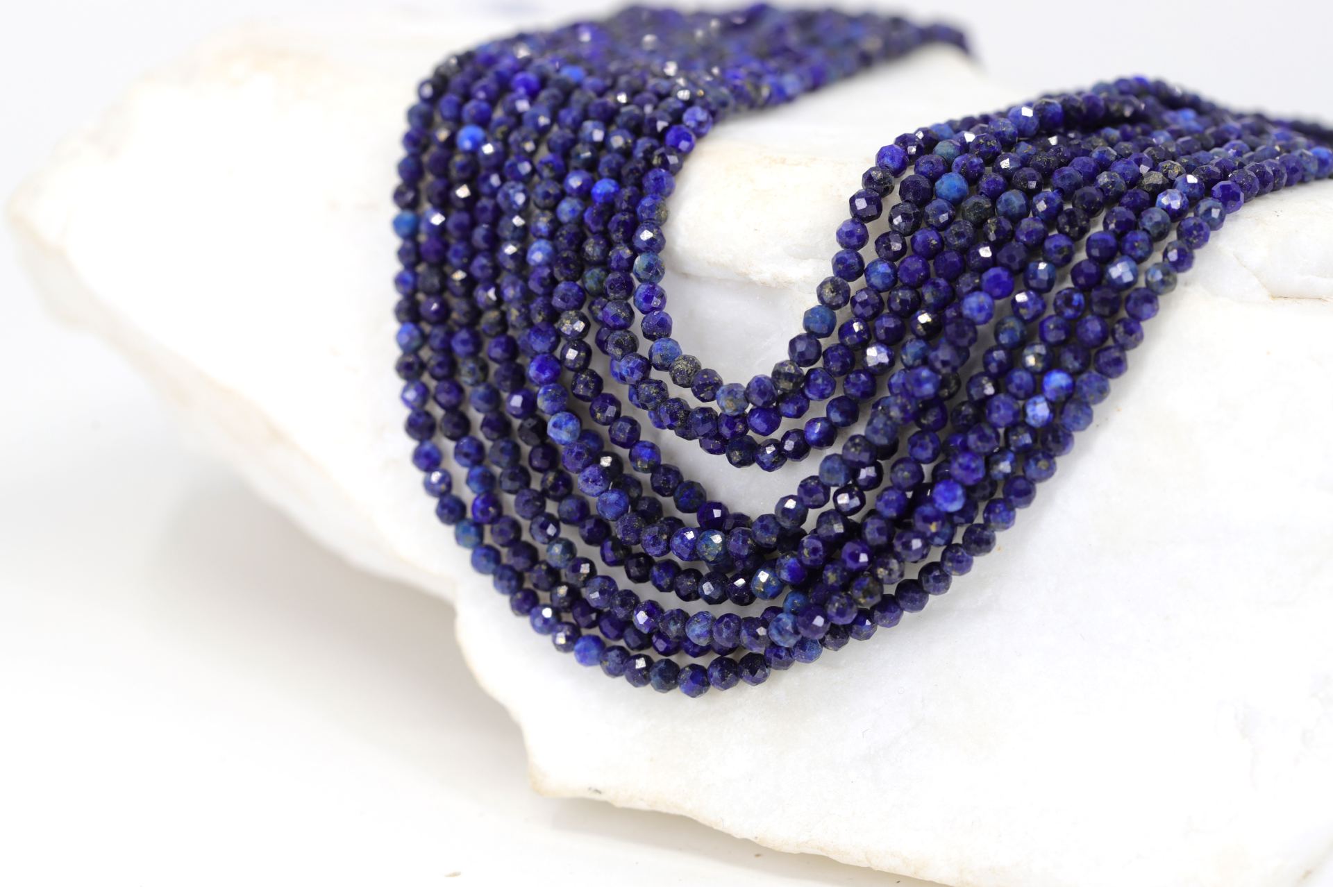 3mm-round-faceted-lapis-lazuli-natural