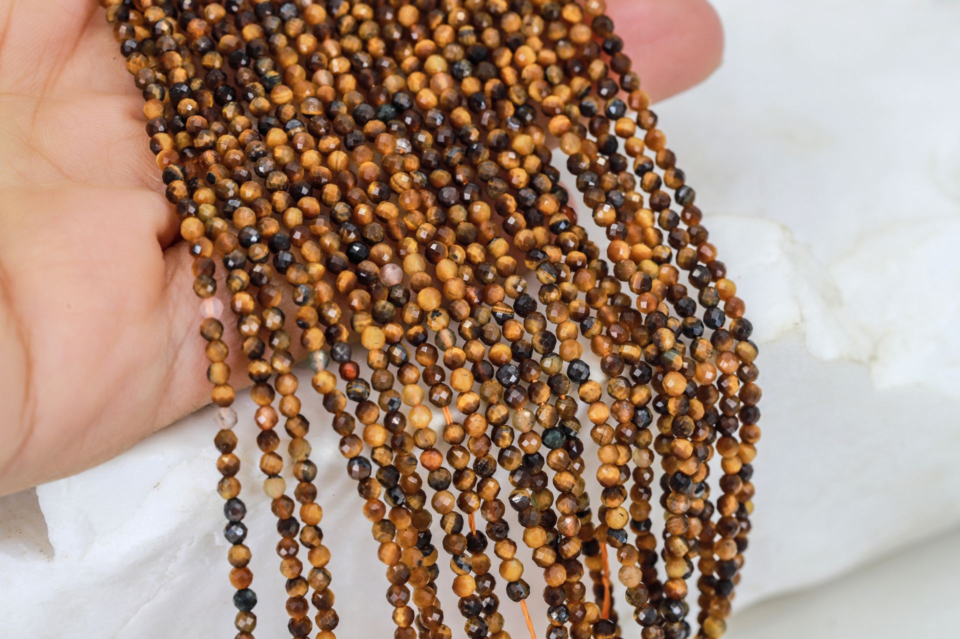 2mm-round-faceted-tigers-eye-beads