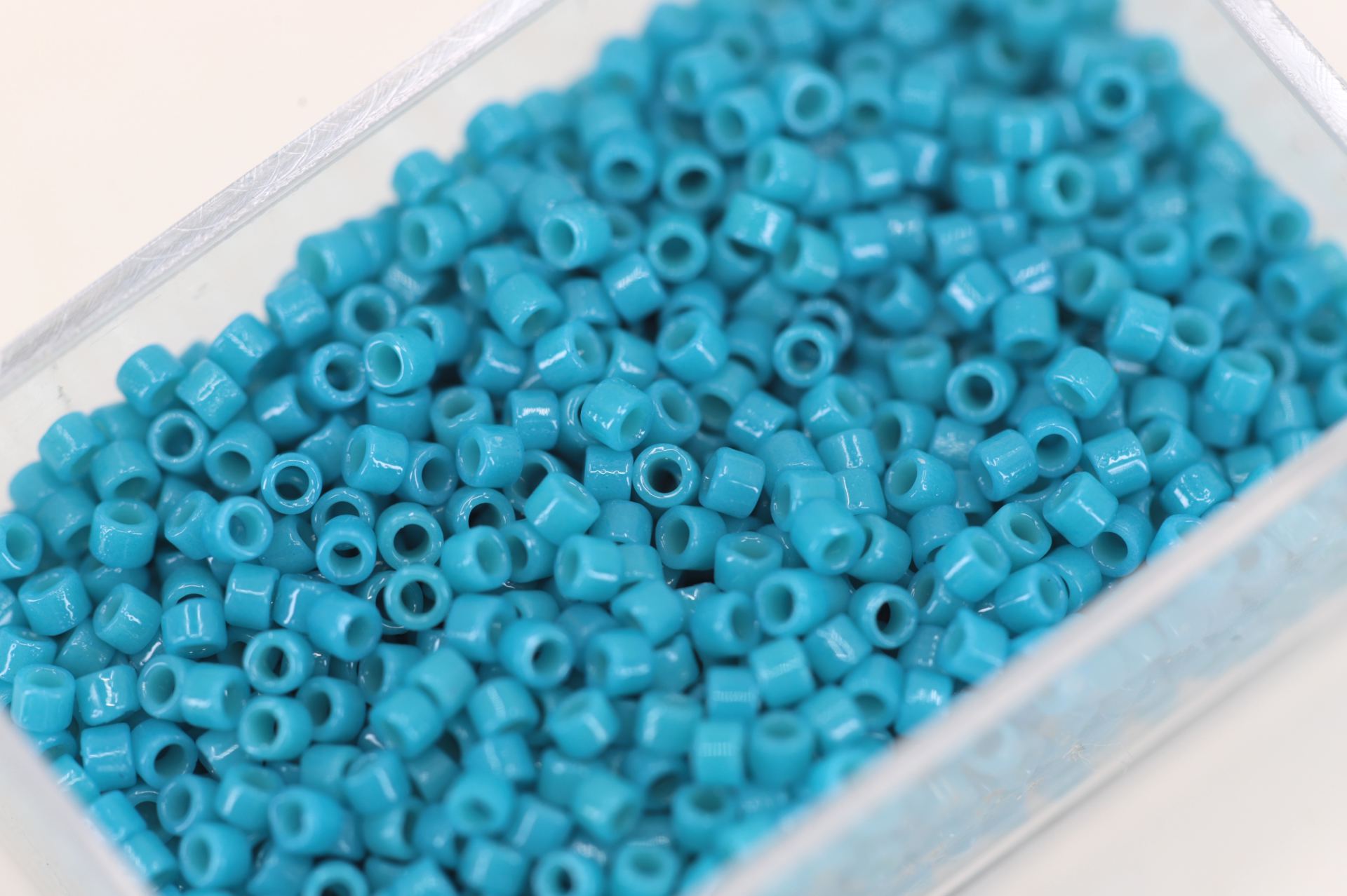miyuki-delica-seed-bead-azure-db2133