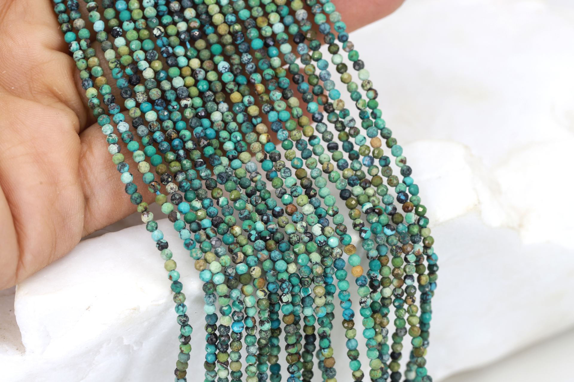 2mm-round-phoenix-turquoise-faceted