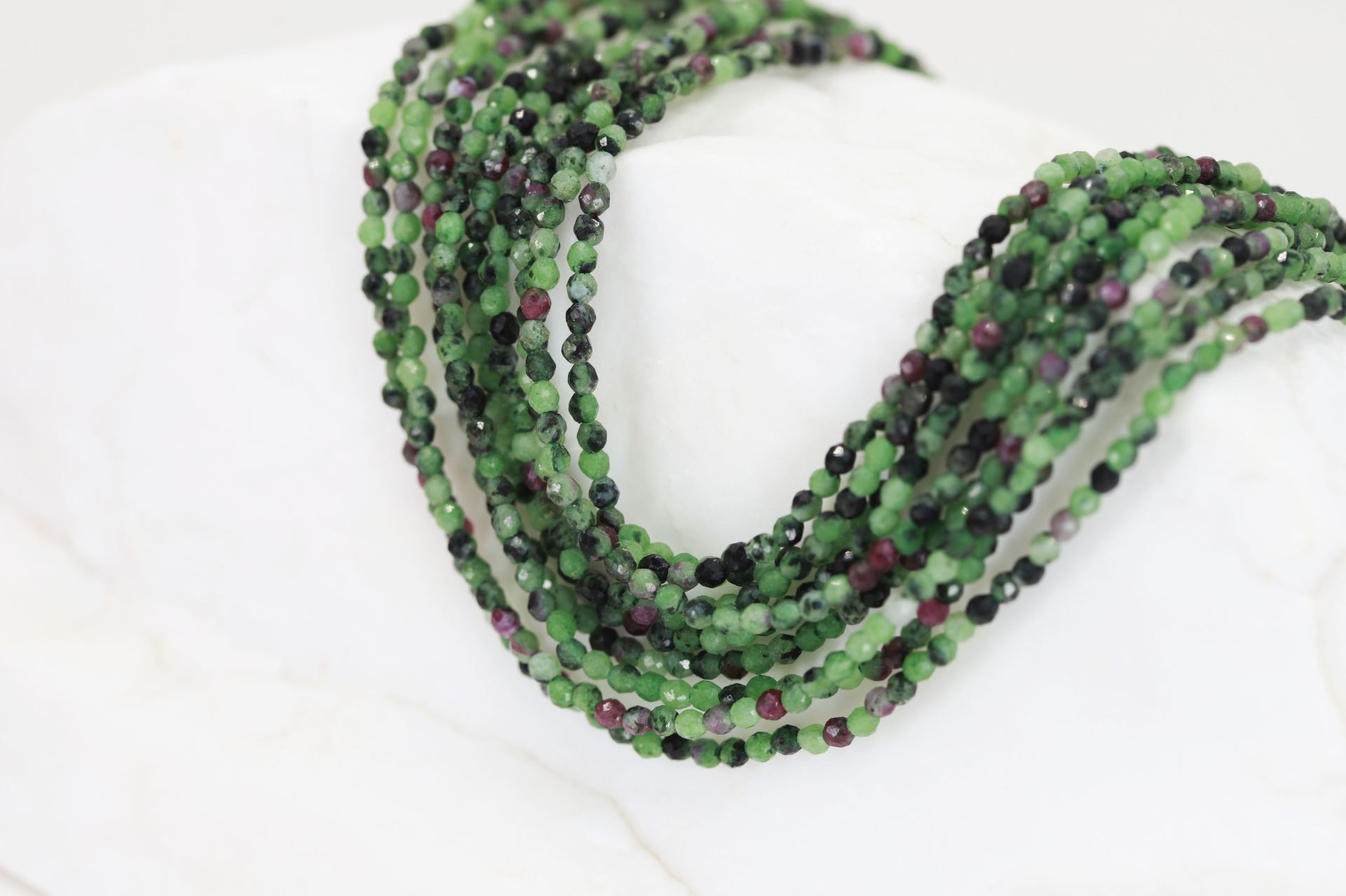 2mm-round-natural-stones-rubyzoisite