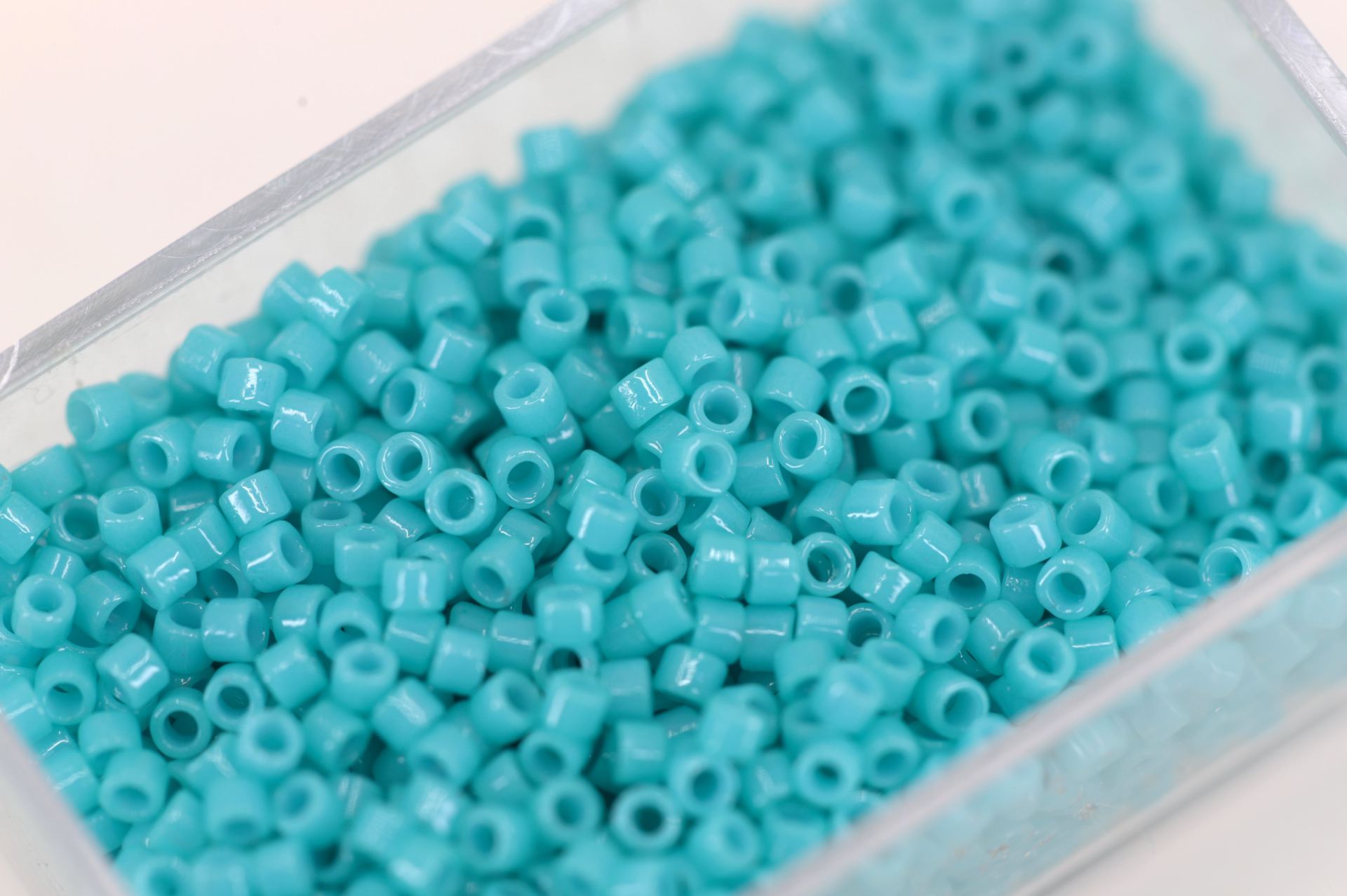 miyuki-delica-seed-bead-turquoise-db2130