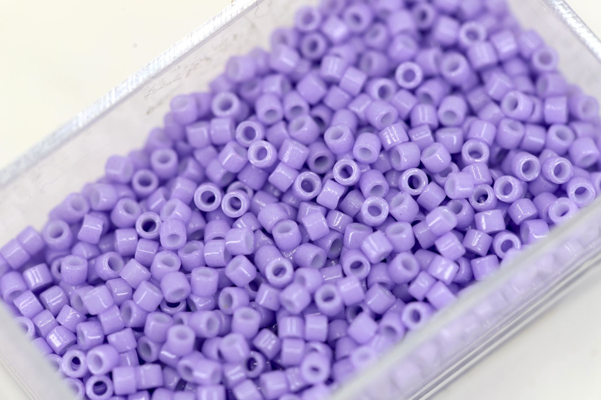 miyuki-delica-opaque-columbine-db2138