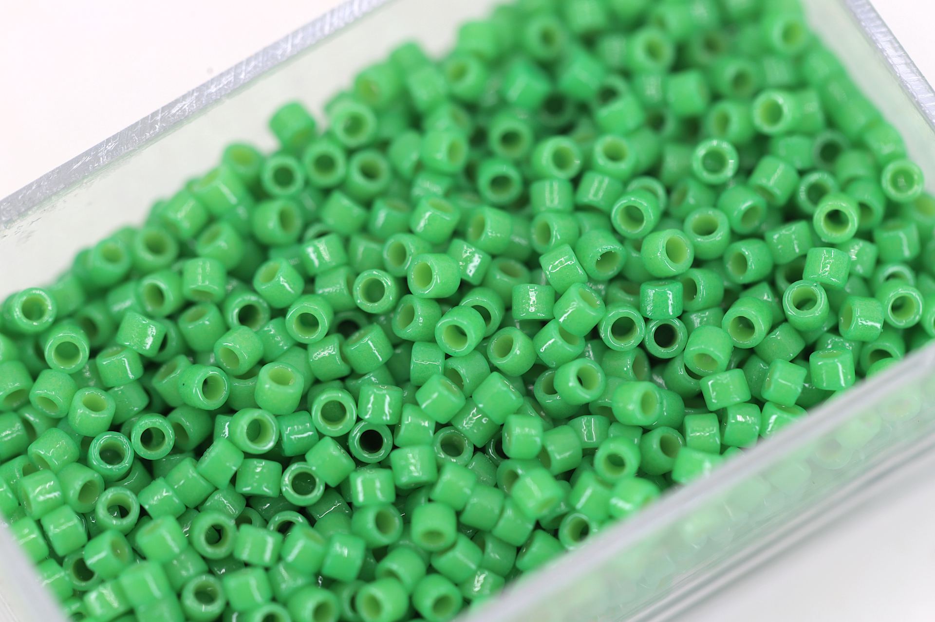 miyuki-delica-glass-seed-beads-db2126