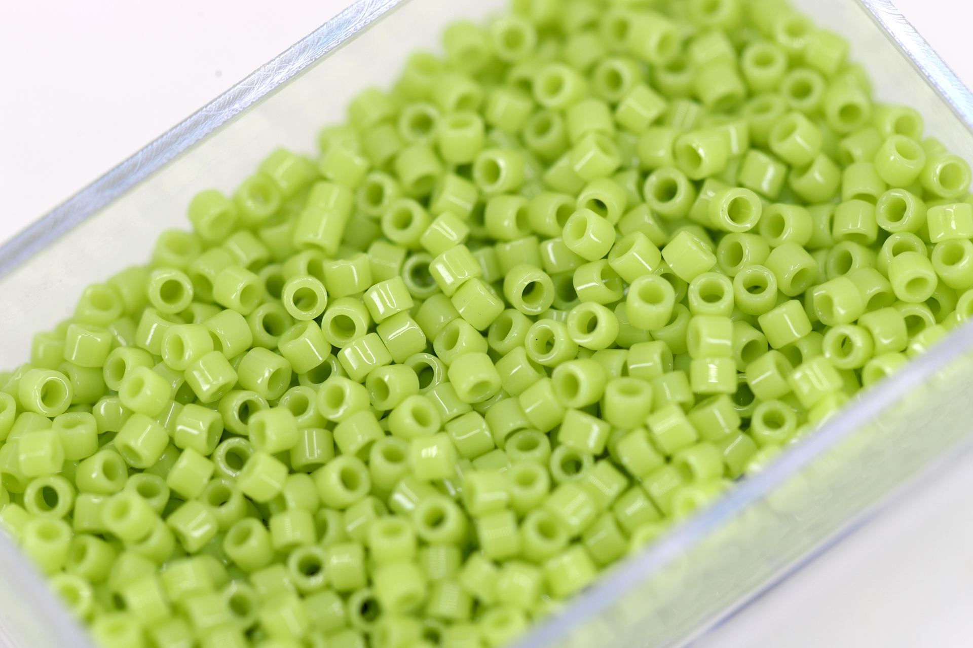 miyuki-delica-seed-beads-green-db733