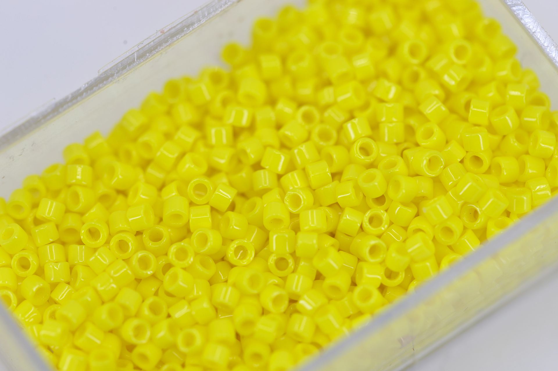 miyuki-delica-beads-opaque-yellow-db721