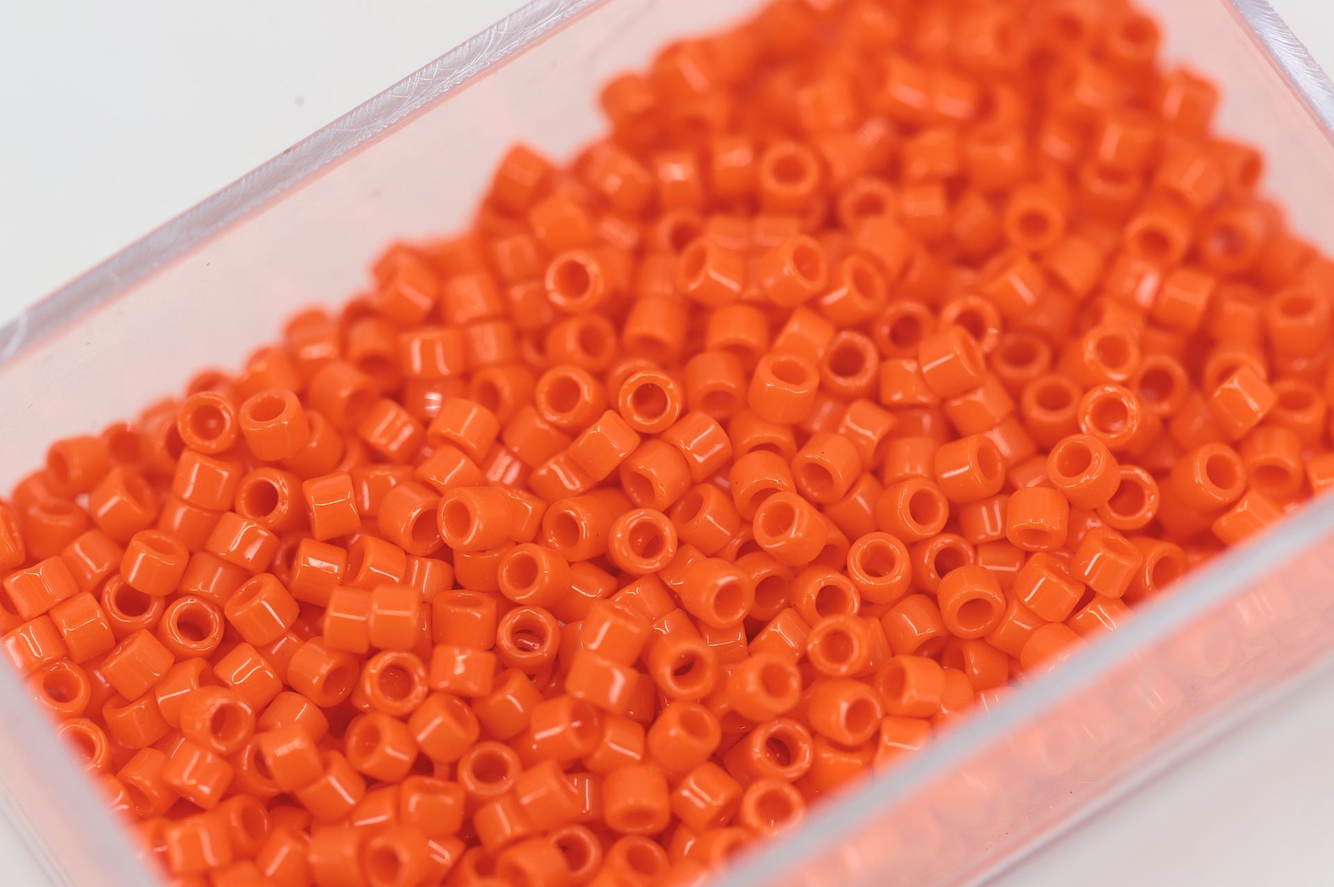 miyuki-delica-bead-opaque-orange-db722