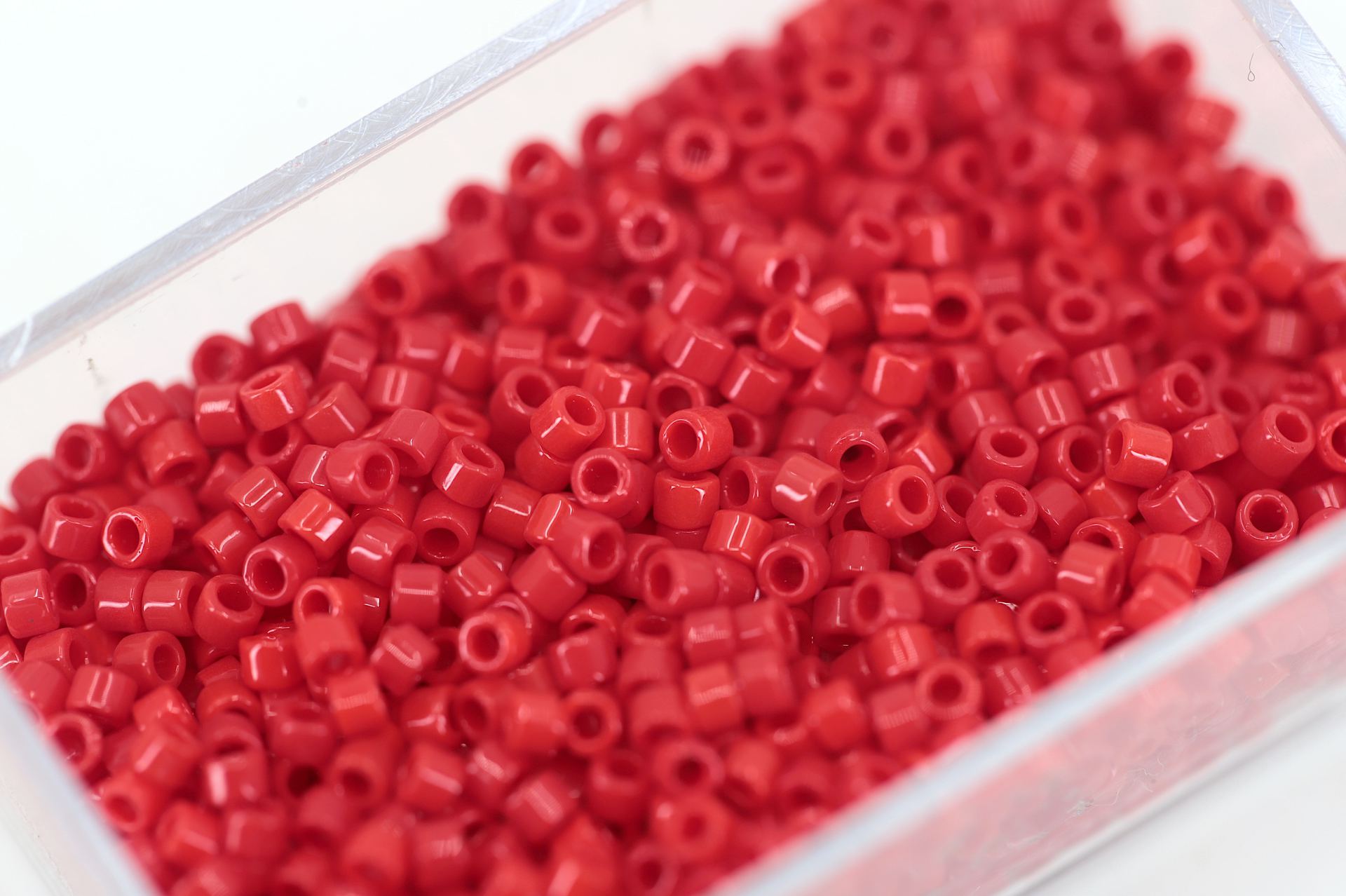 miyuki-delica-opaque-cranberry-db723