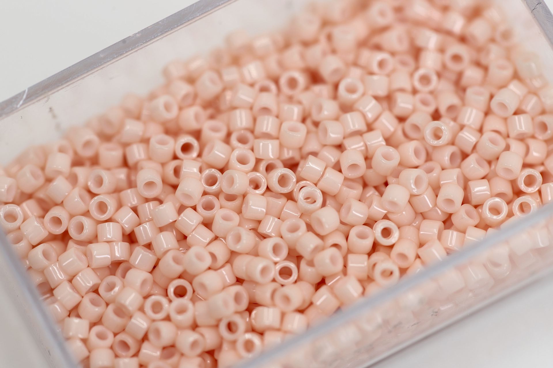 miyuki-delica-seed-bead-salmon-db206