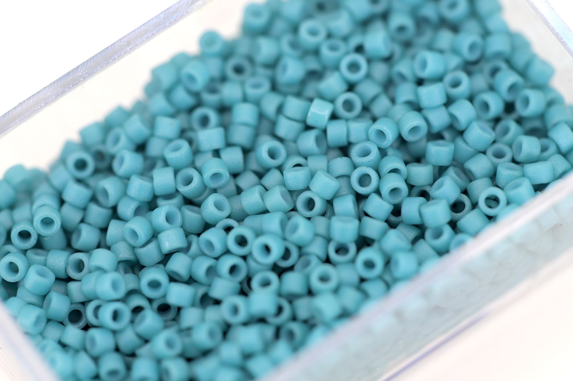 miyuki-delica-seed-bead-capri-blue-db798