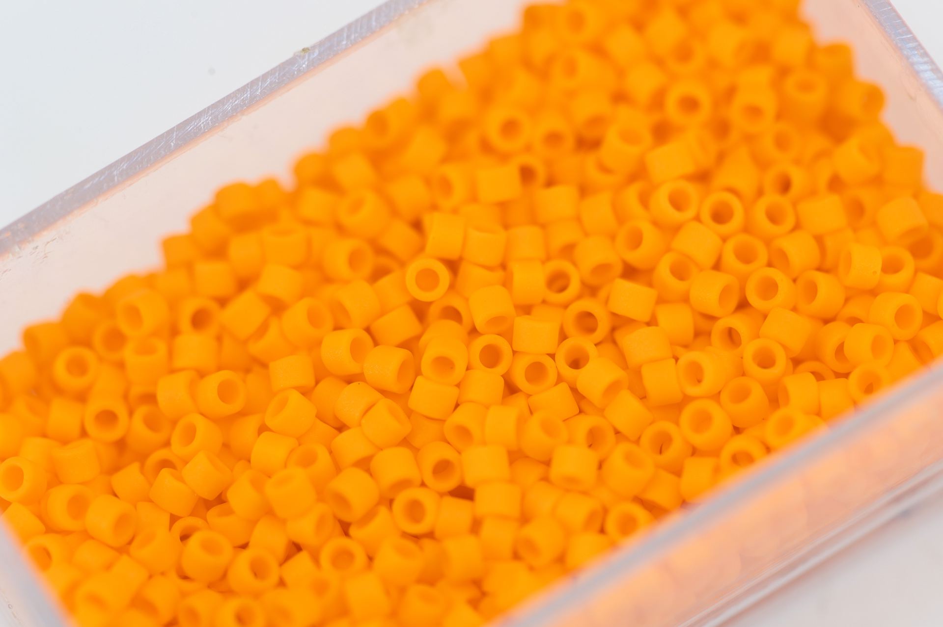 miyuki-delica-seed-bead-orange-db1583