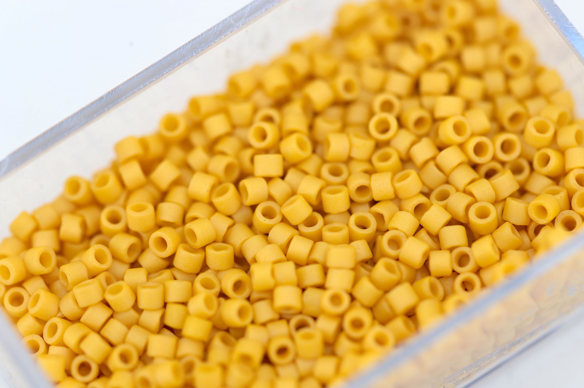 miyuki-delica-glass-seed-bead-db2285