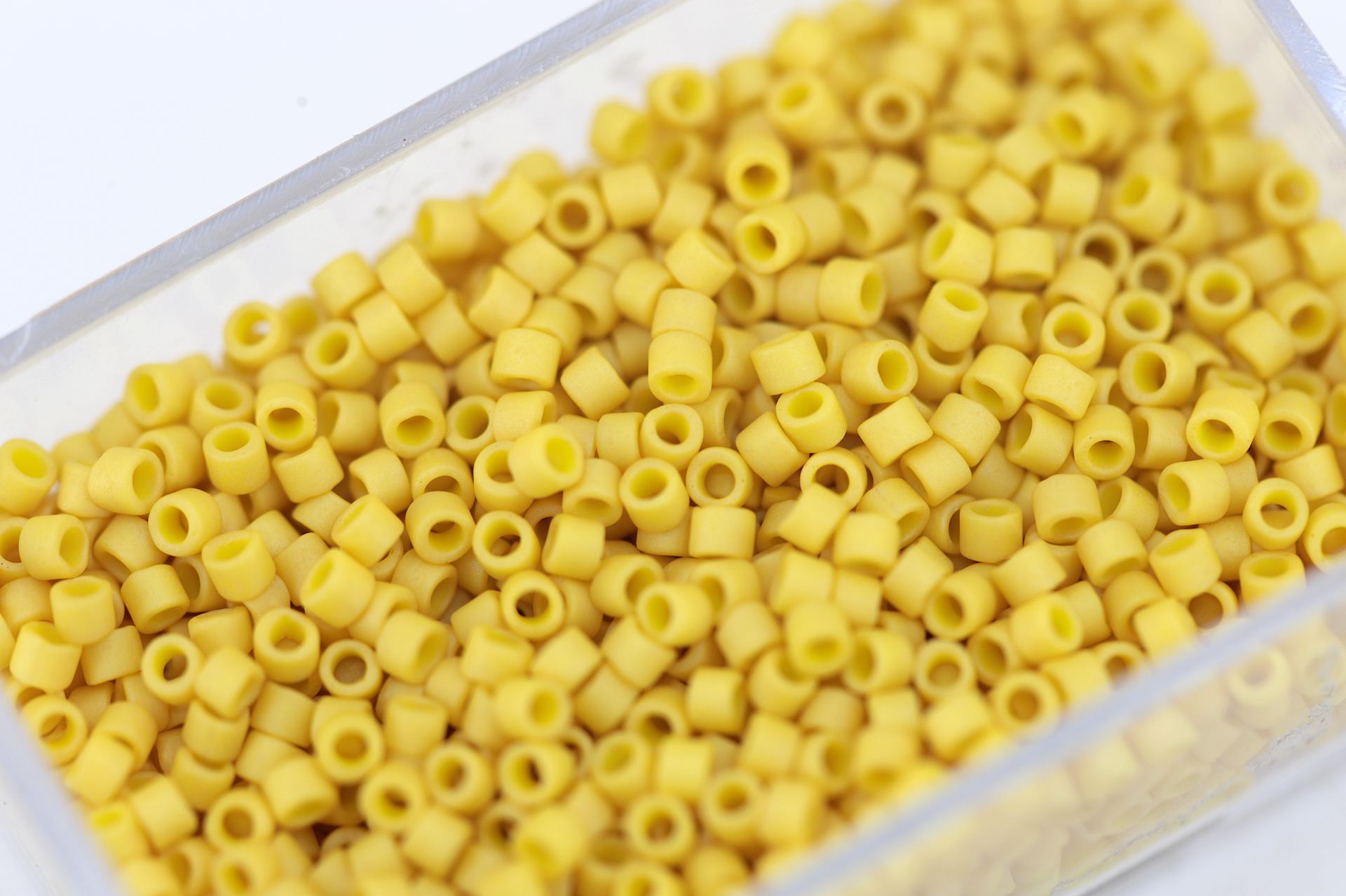 miyuki-delica-glass-seed-bead-db2284