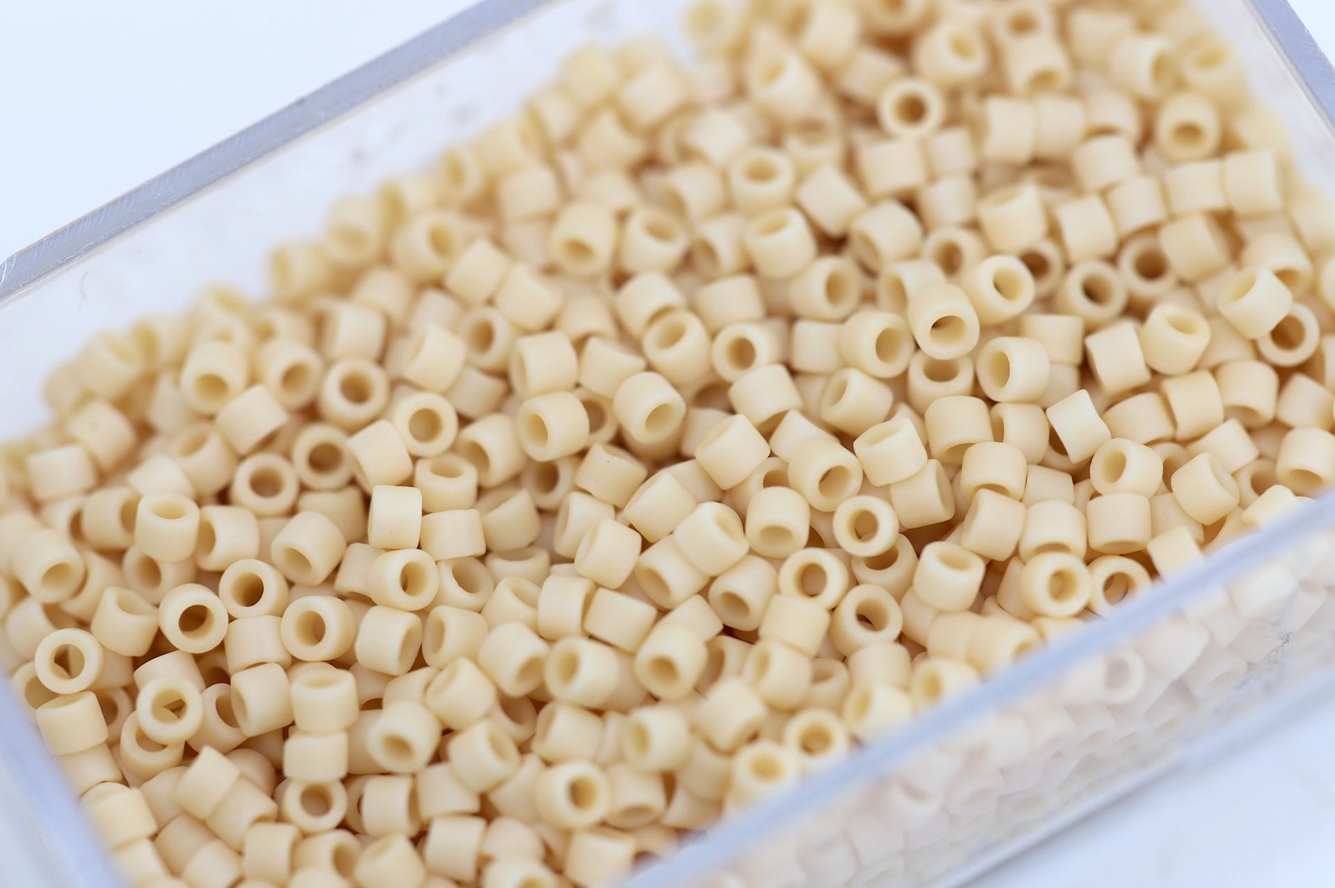 miyuki-delica-glass-seed-bead-db1581