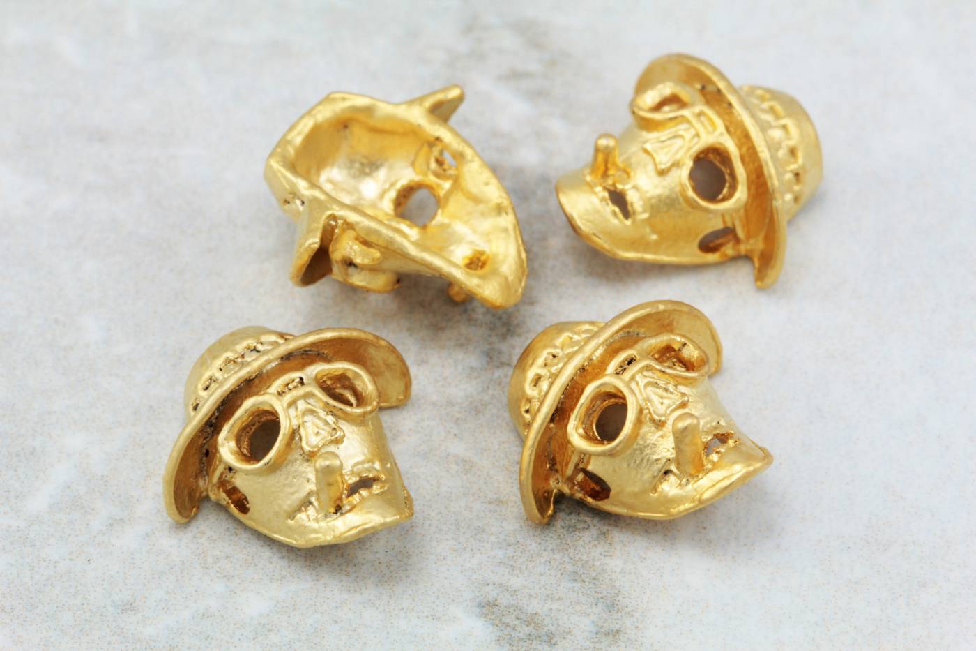 gold-plated-metal-pirate-head-charms