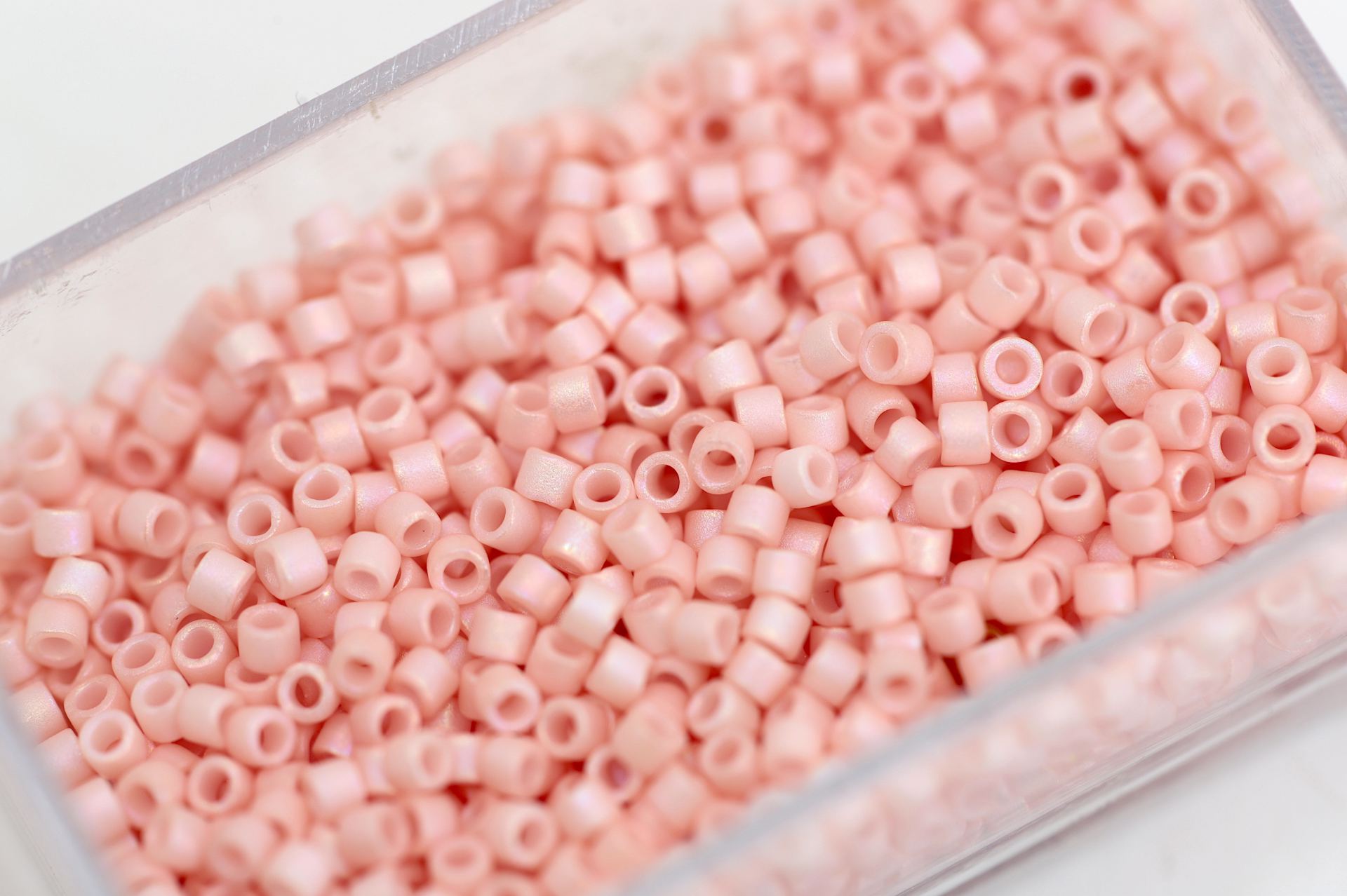 miyuki-delica-seed-bead-salmon-db1523